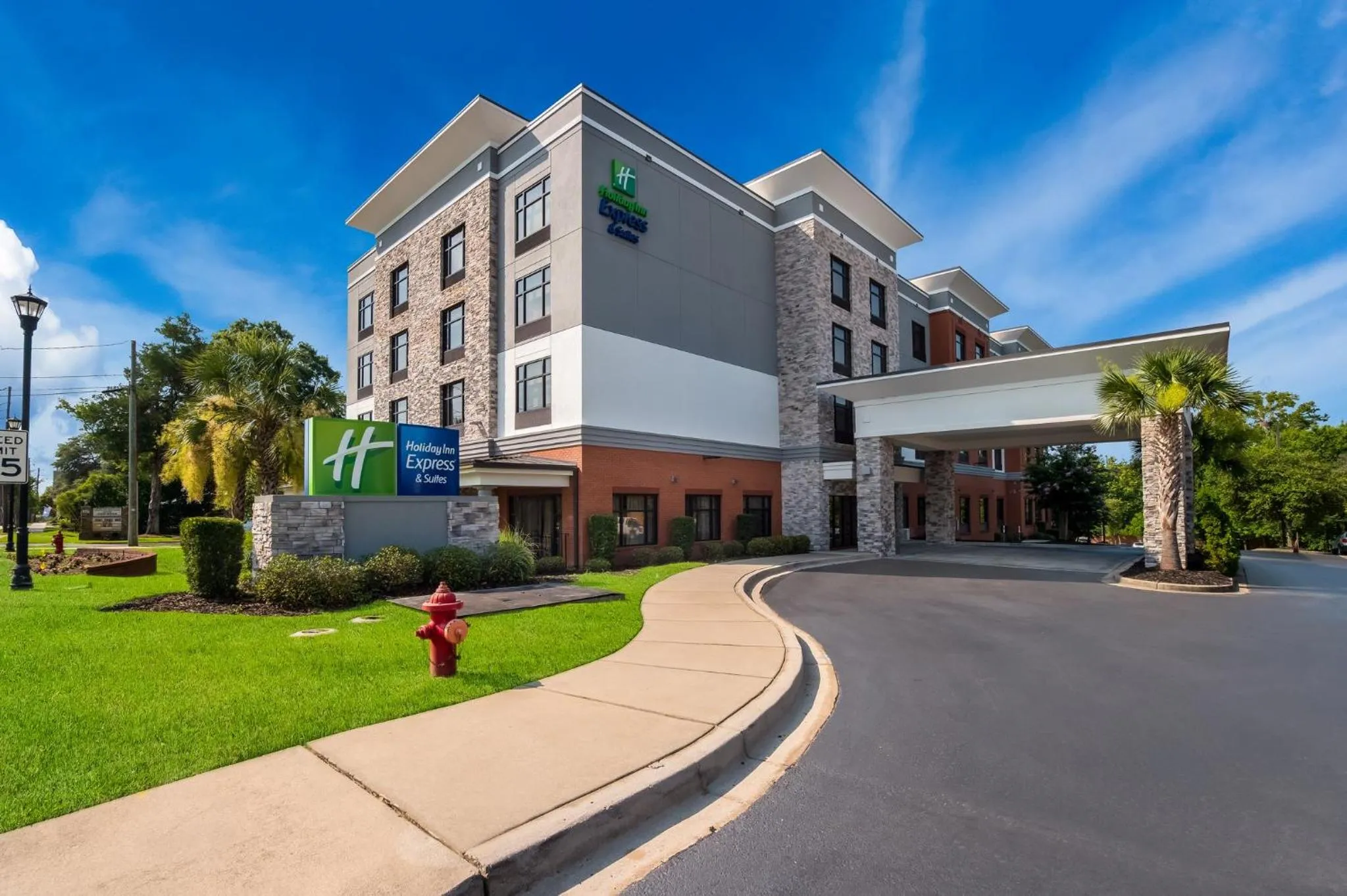 Property building in Holiday Inn Express & Suites Lexington by IHG