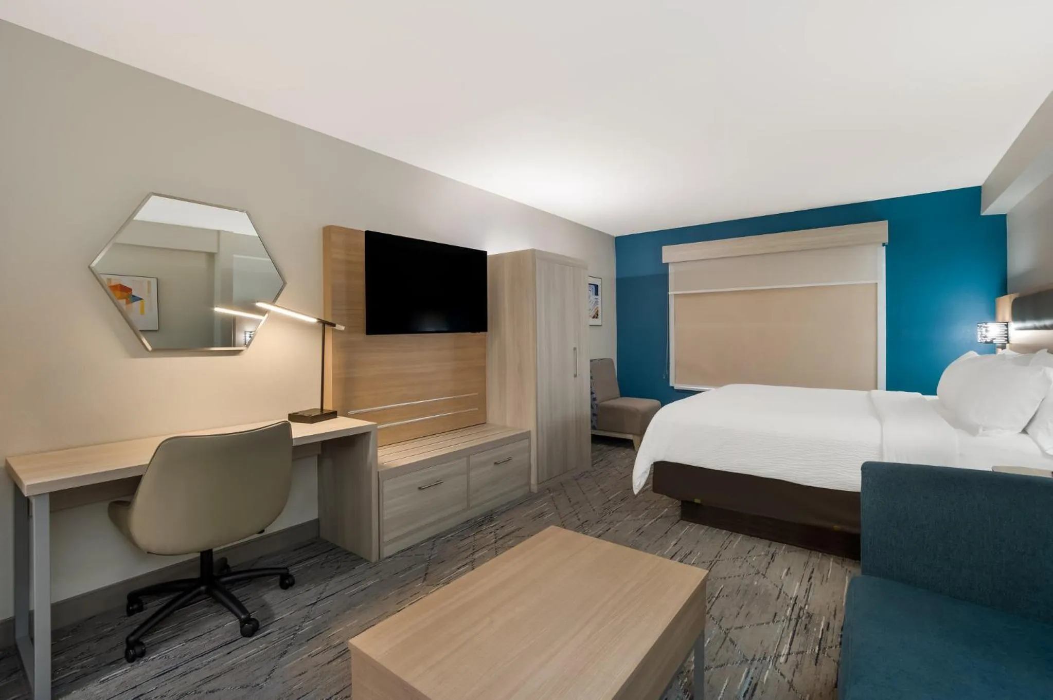 Photo of the whole room, Bed in Holiday Inn Express & Suites Lexington by IHG