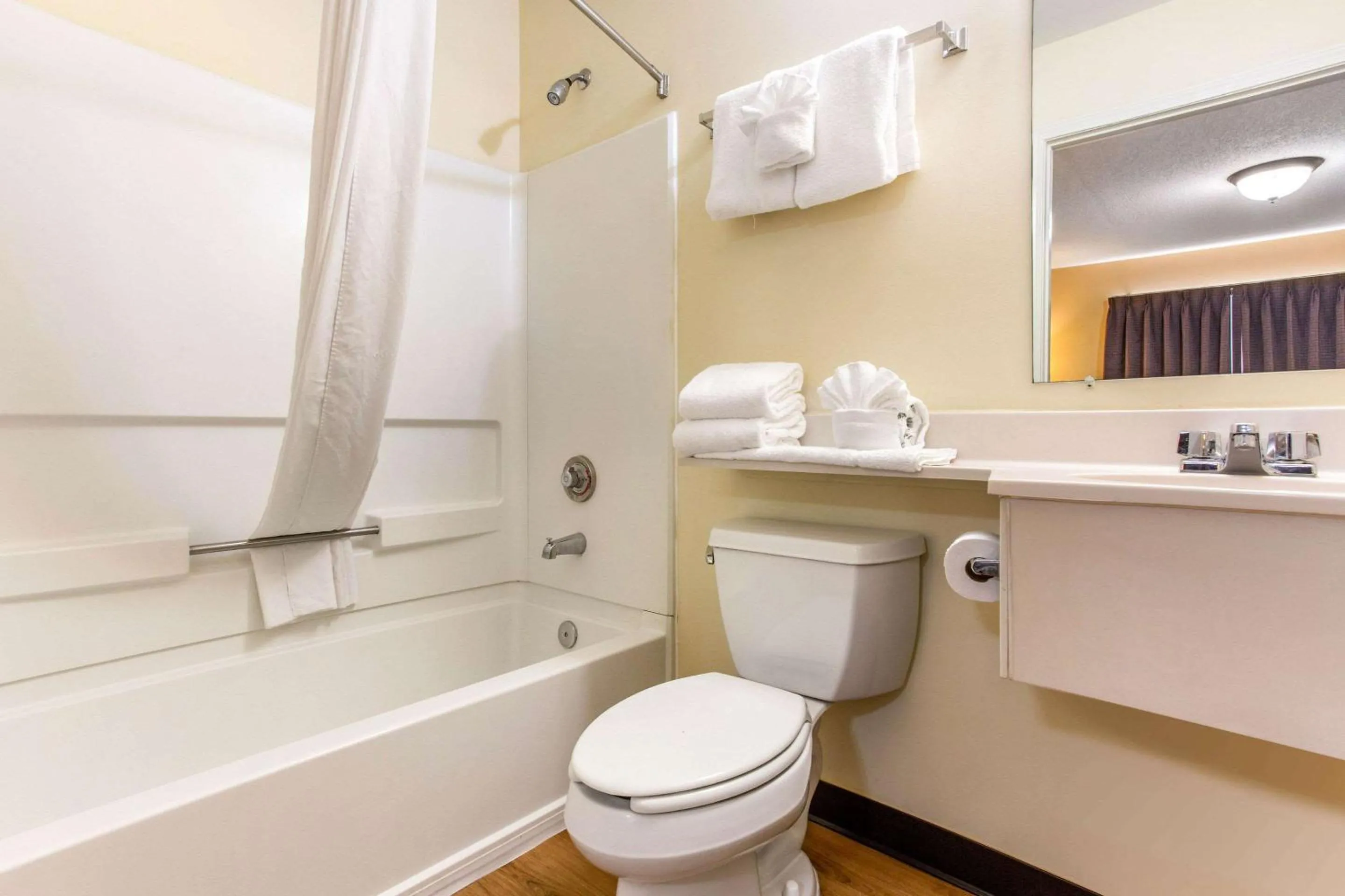 Bathroom in Studio 6 Myrtle Beach, SC