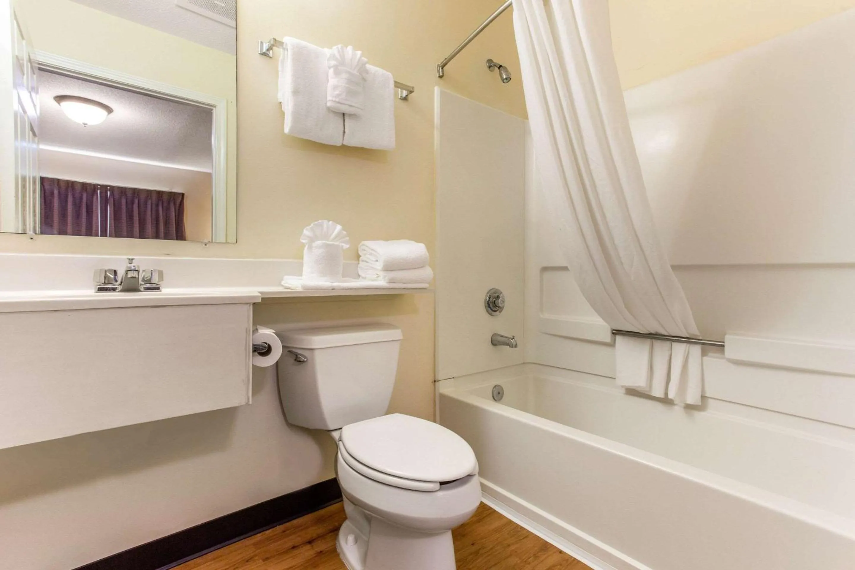 Bathroom in Studio 6 Myrtle Beach, SC