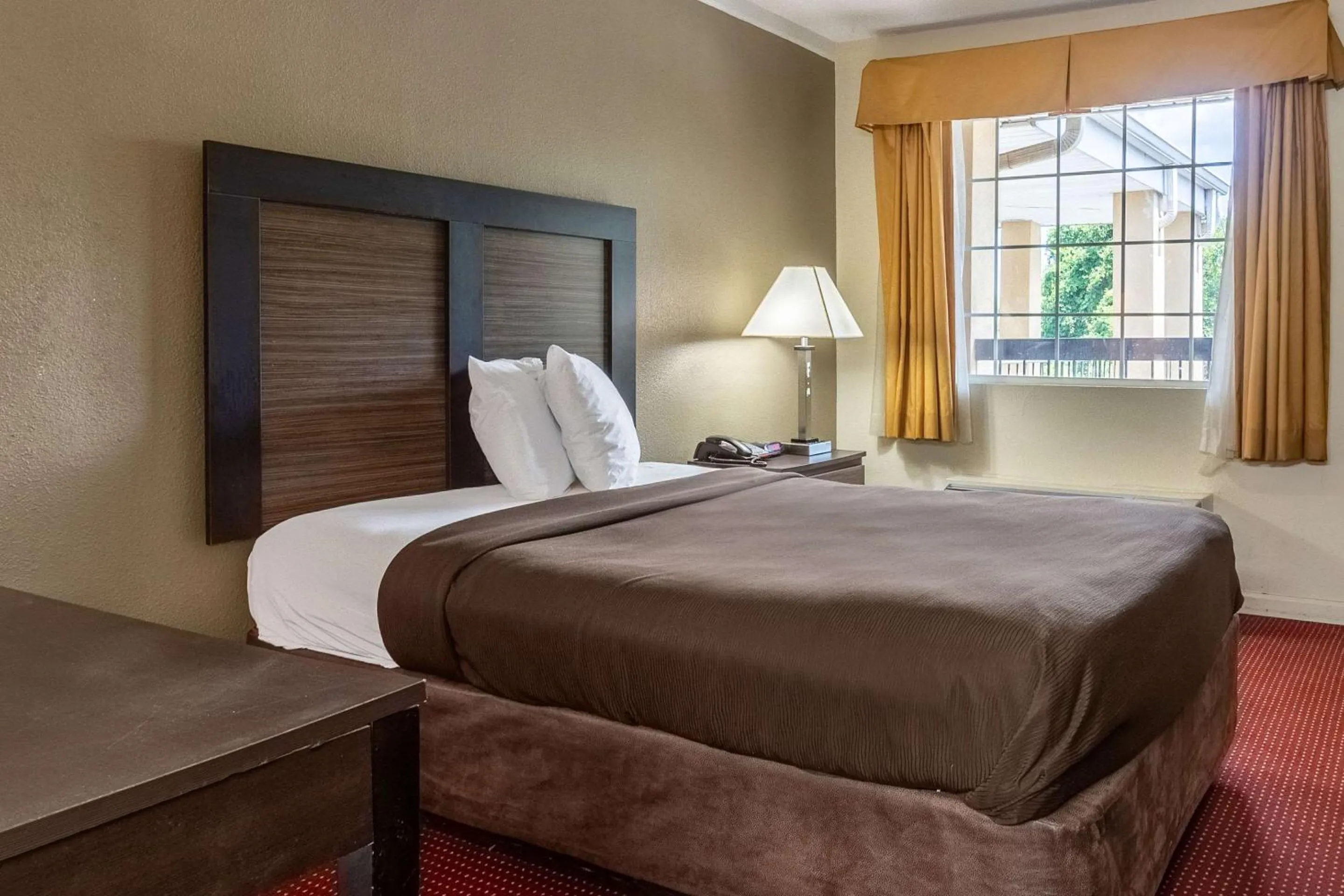 Bedroom, Bed in Suburban Studios Florence I-95