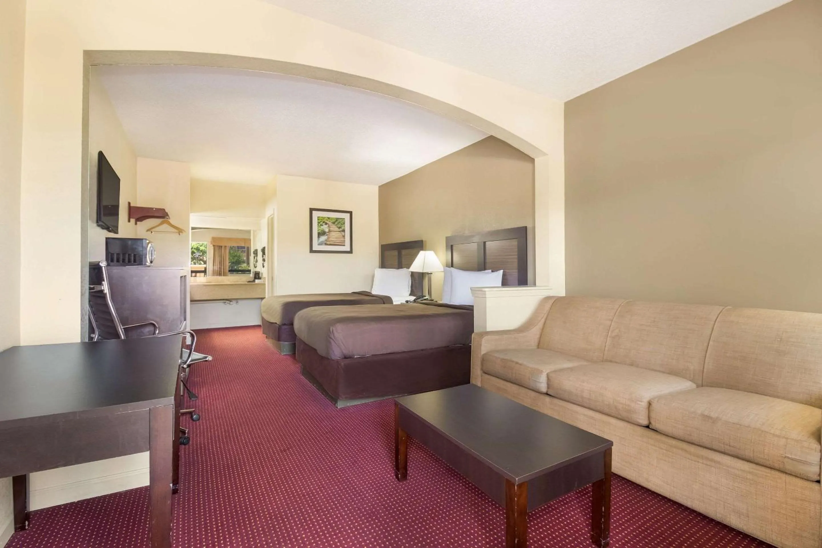 Bedroom in Suburban Studios Florence I-95