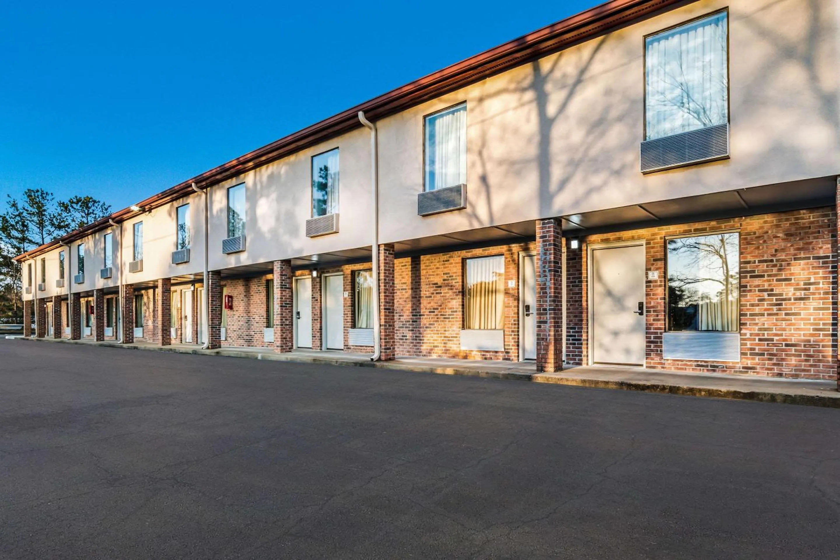 Property building in Quality Inn Columbia Airport