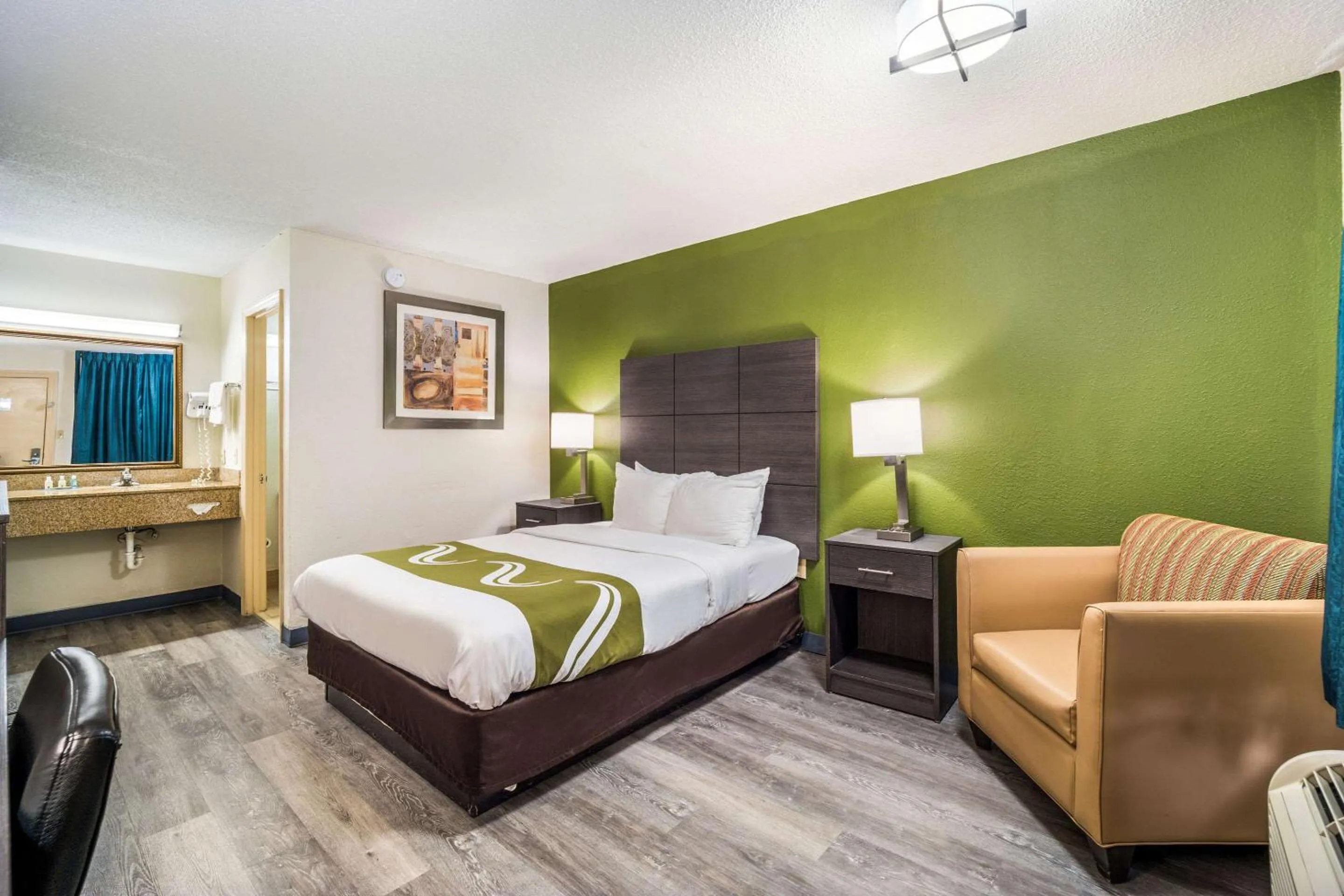 Bedroom, Bed in Quality Inn Columbia Airport