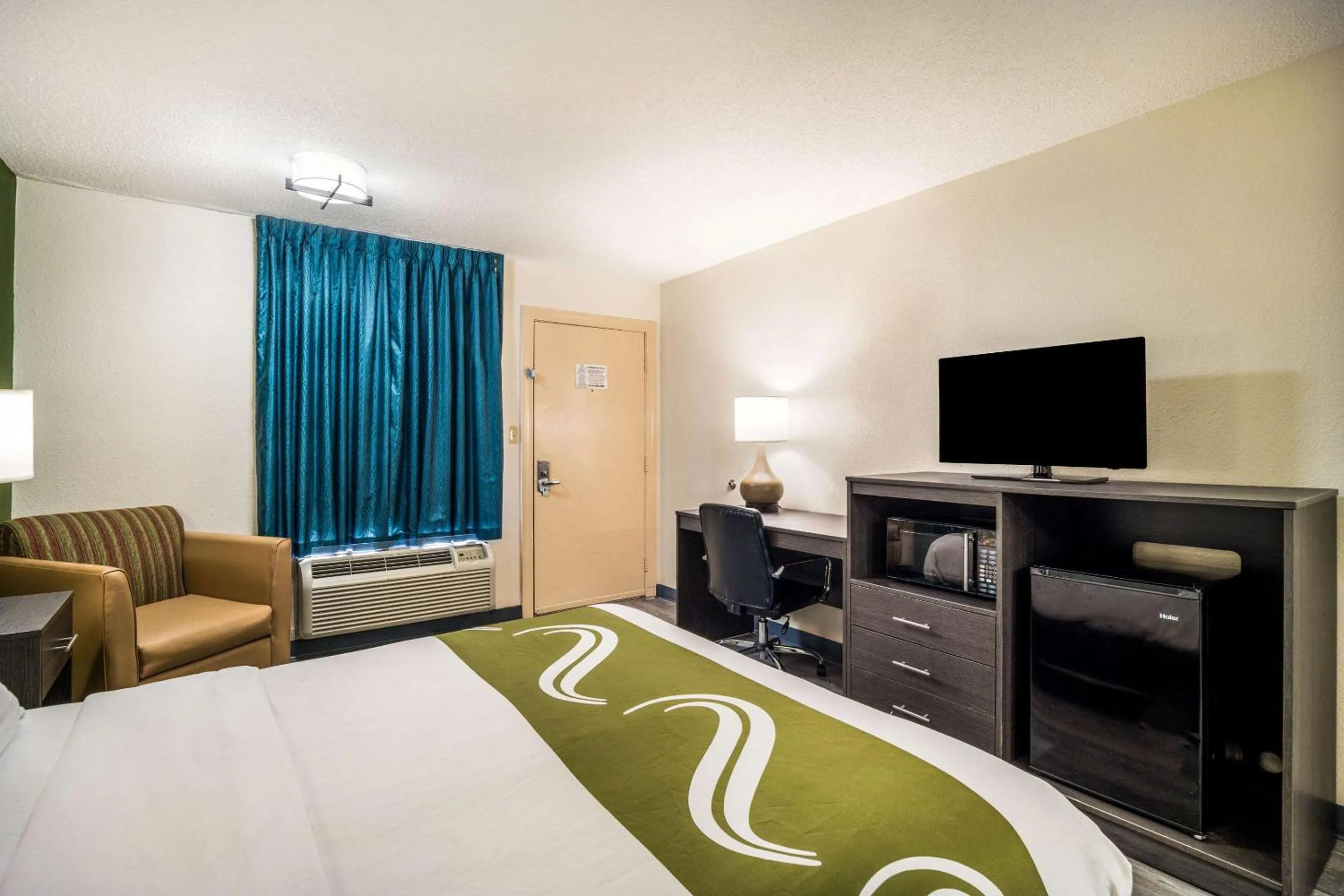 Bedroom, Bed in Quality Inn Columbia Airport