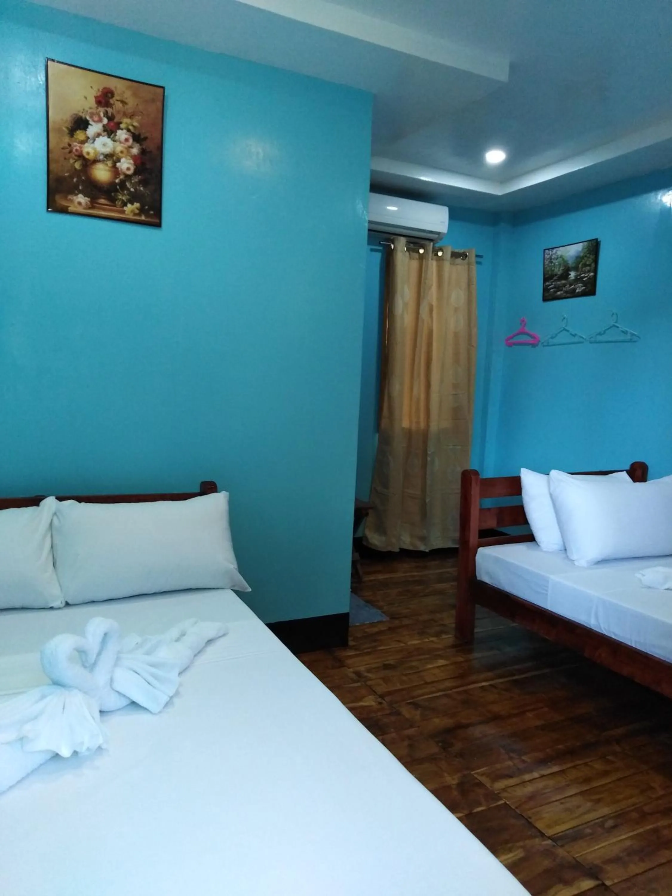 Bed in Southside Tourist Inn