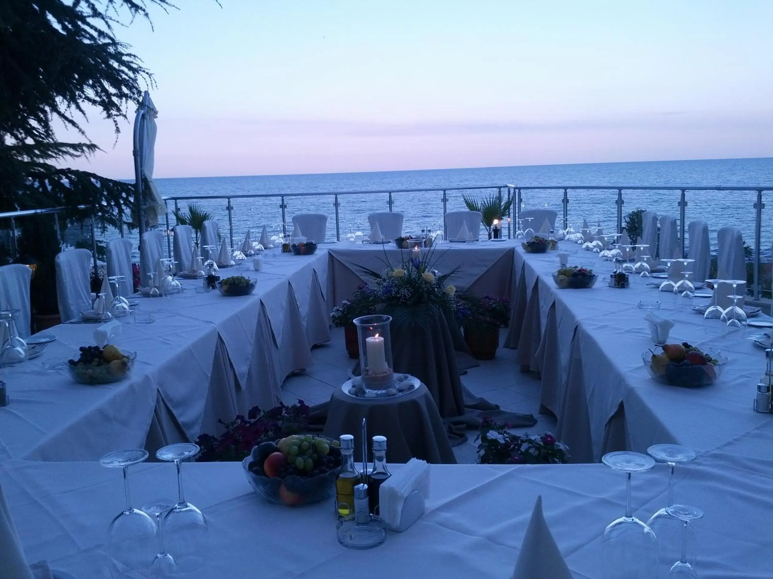 Restaurant/places to eat in Luna Beach Hotel - All Inclusive