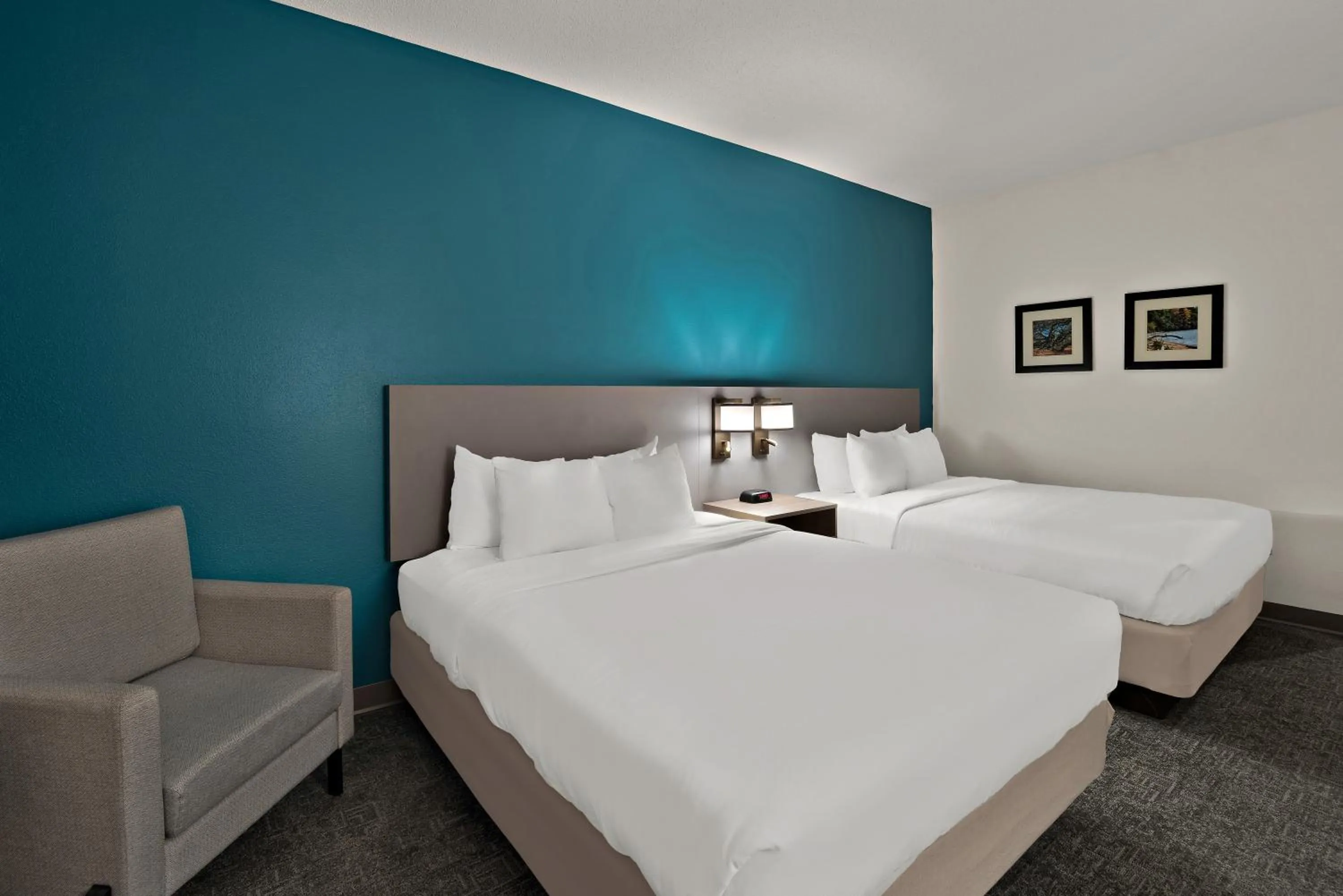 Bed in Comfort Inn & Suites Santee I-95