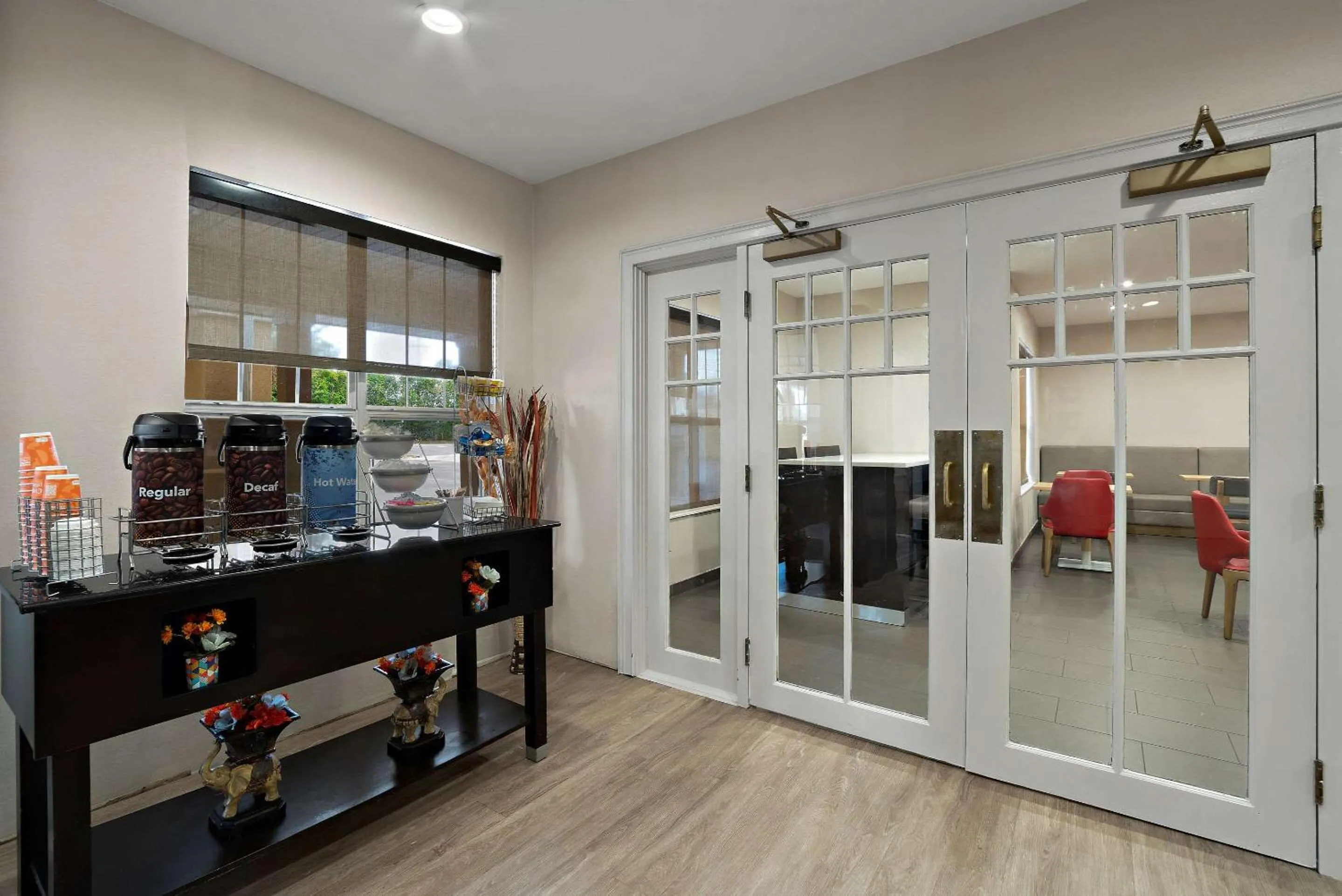 Breakfast in Comfort Inn & Suites Santee I-95