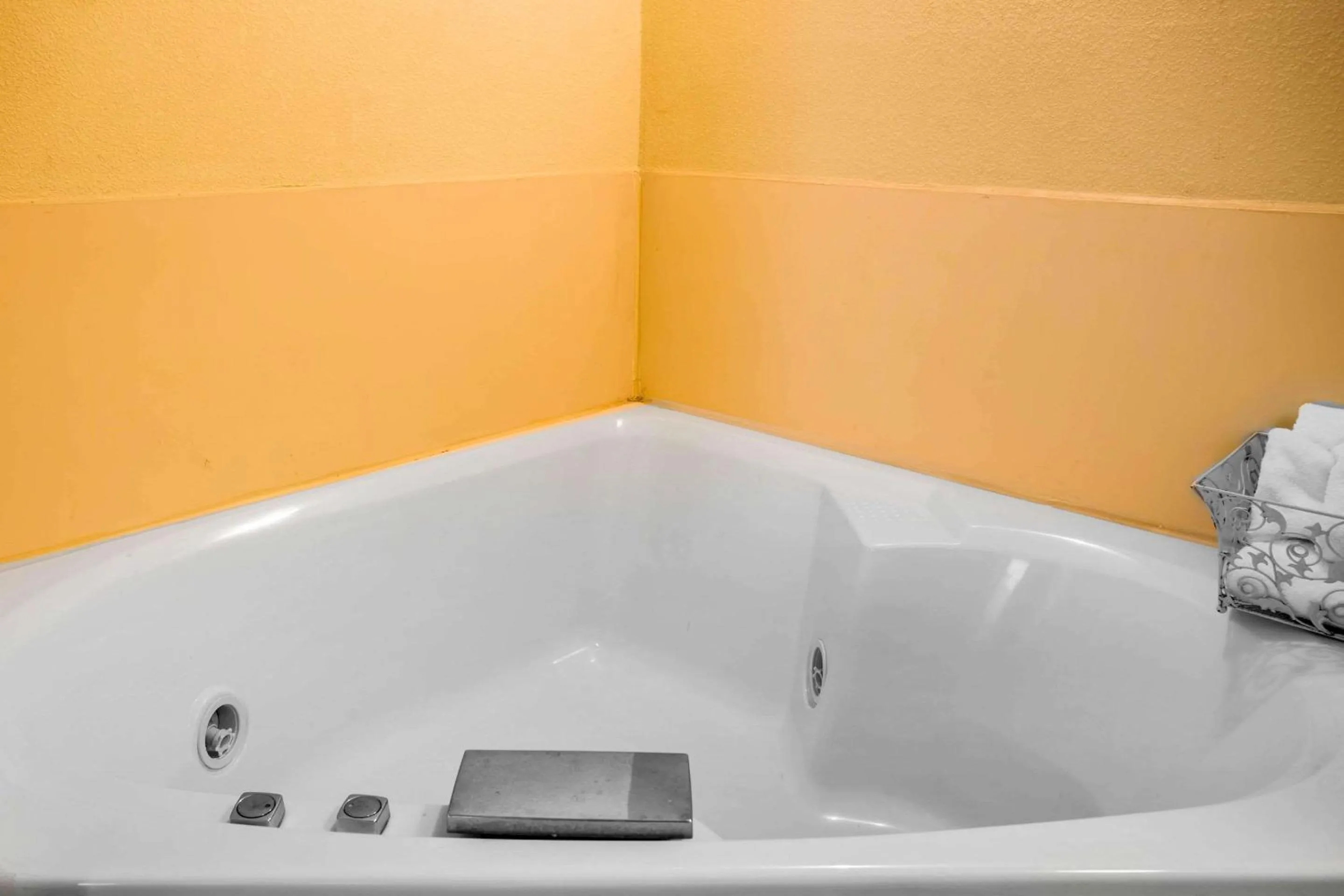 Bedroom in Clarion Inn & Suites Aiken South