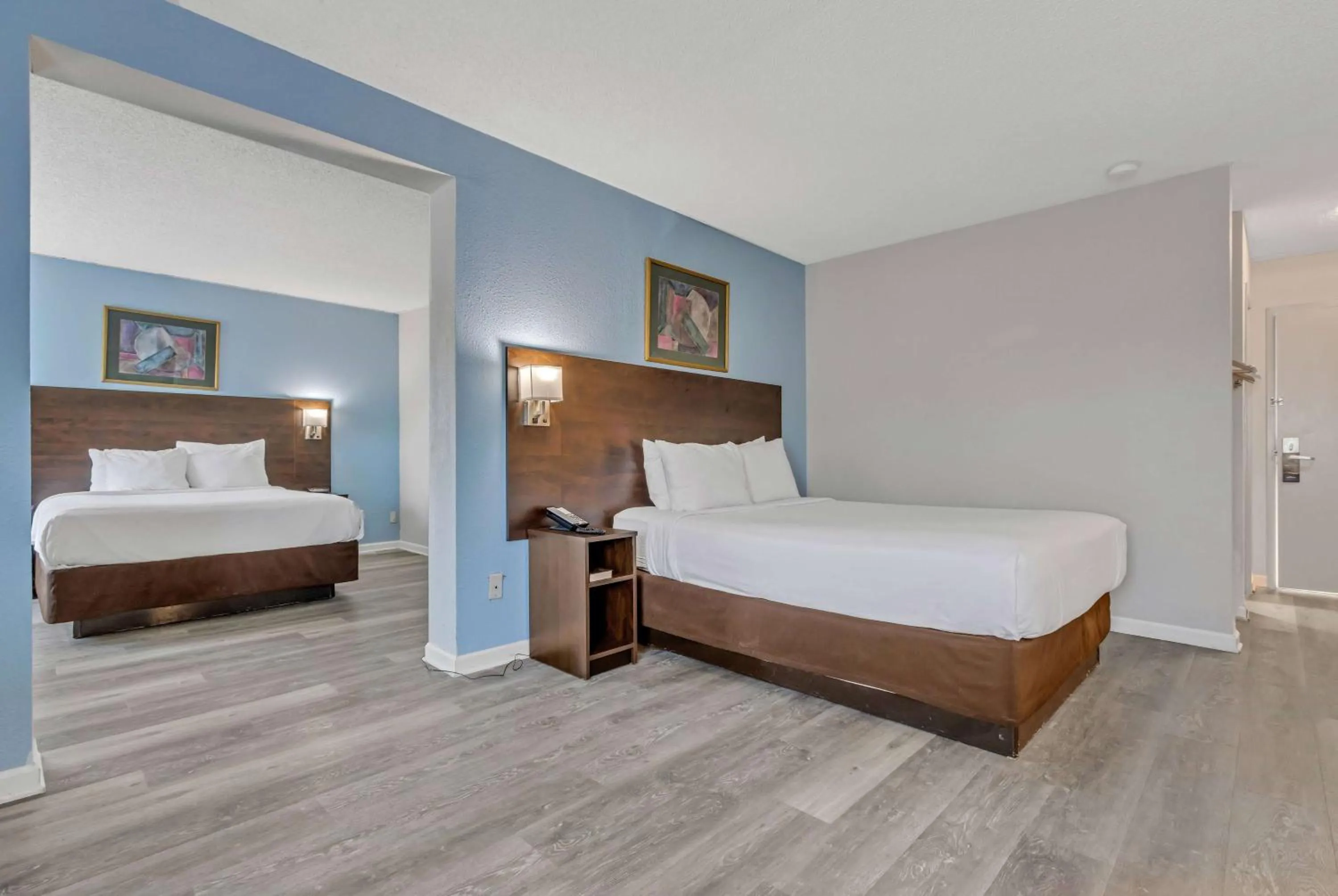 Photo of the whole room, Bed in Baymont by Wyndham North Myrtle Beach