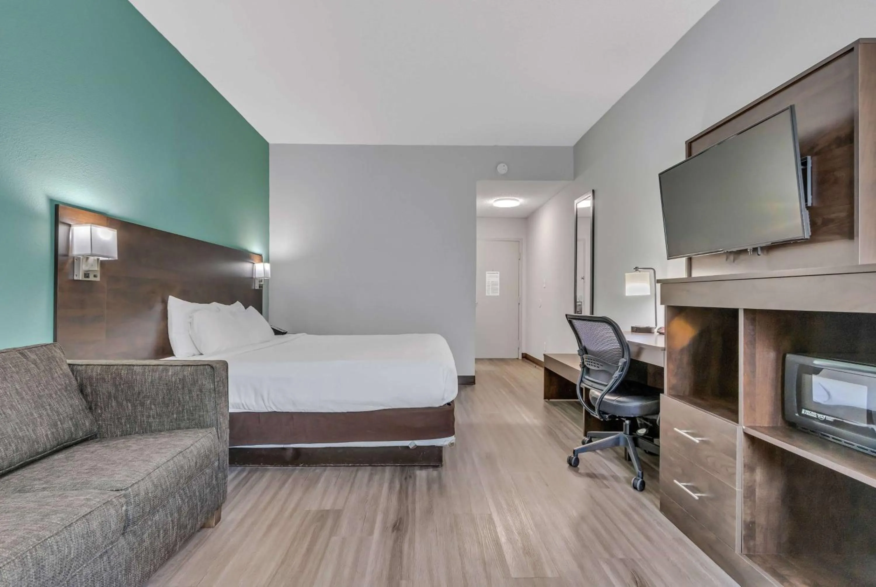 Photo of the whole room, Bed in Baymont by Wyndham North Myrtle Beach