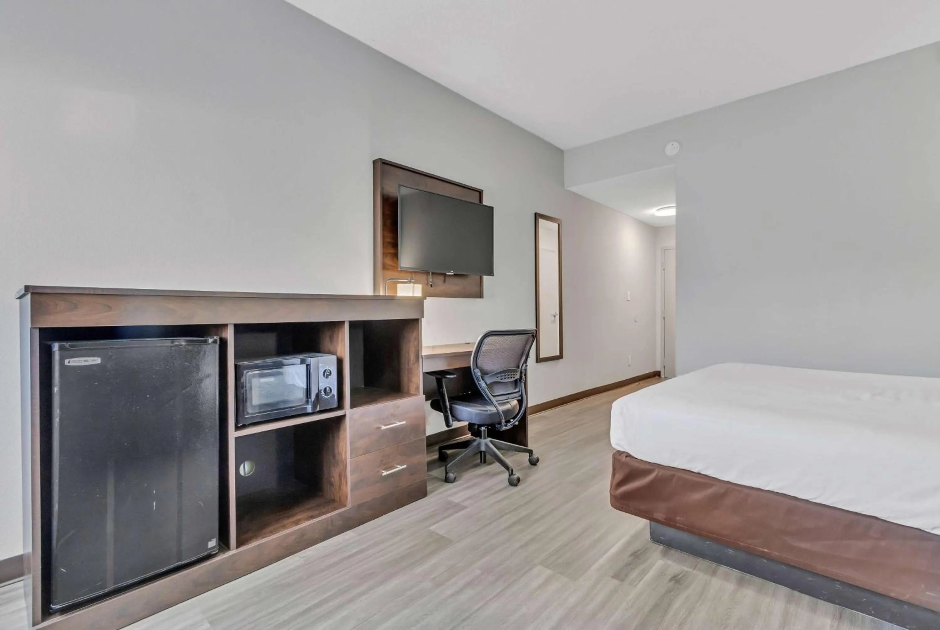 Photo of the whole room, Bed in Baymont by Wyndham North Myrtle Beach