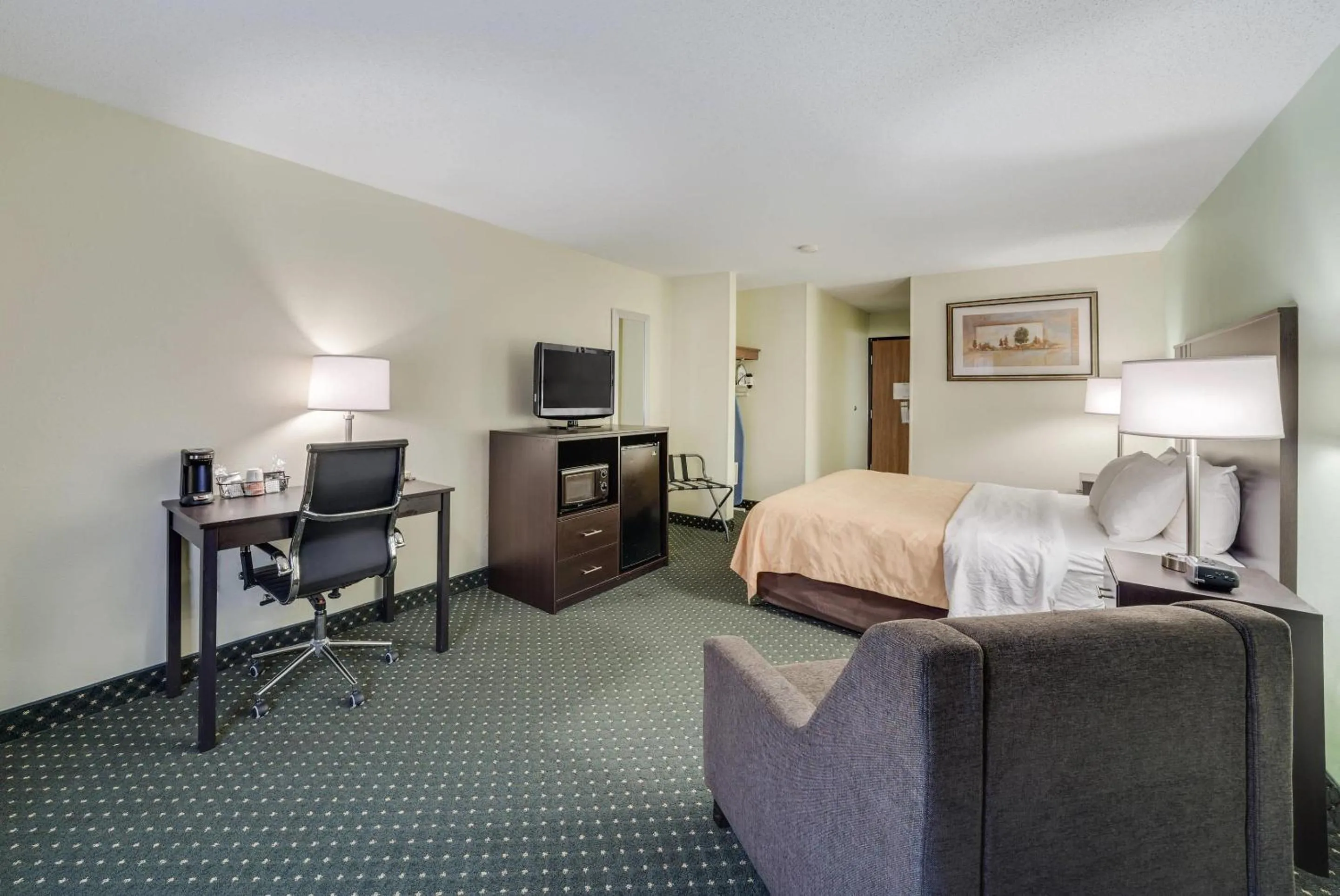 Bedroom, Bed in Quality Inn & Suites Sioux Falls South