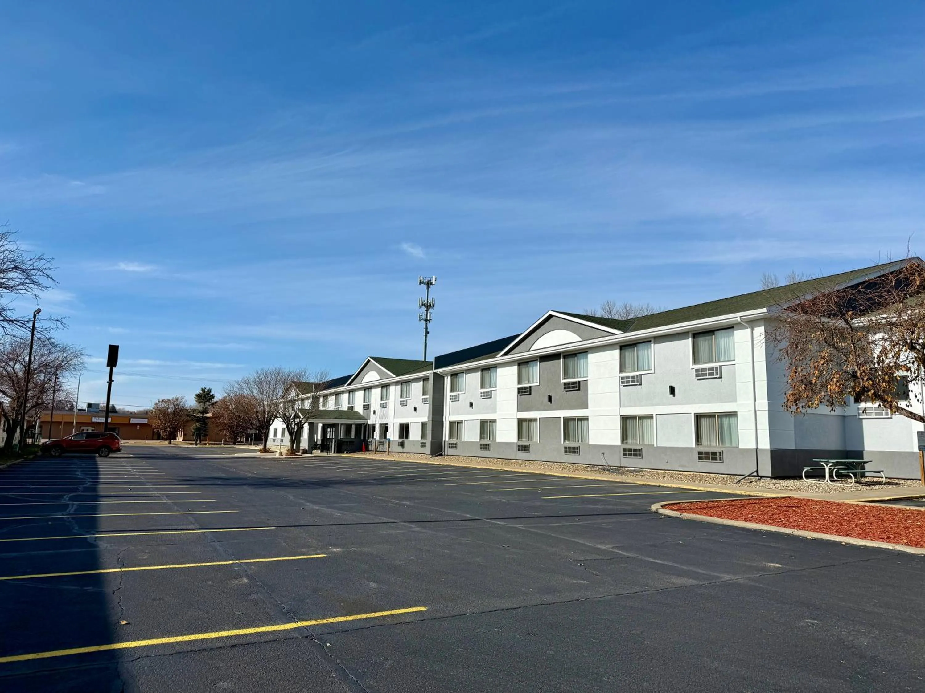 Property building in Quality Inn & Suites Sioux Falls South
