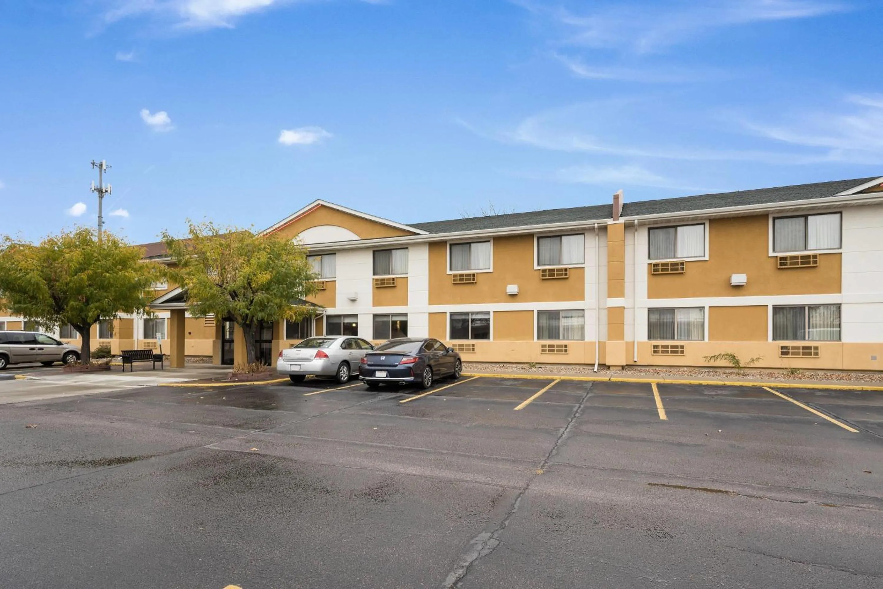 Property building in Quality Inn & Suites Sioux Falls South