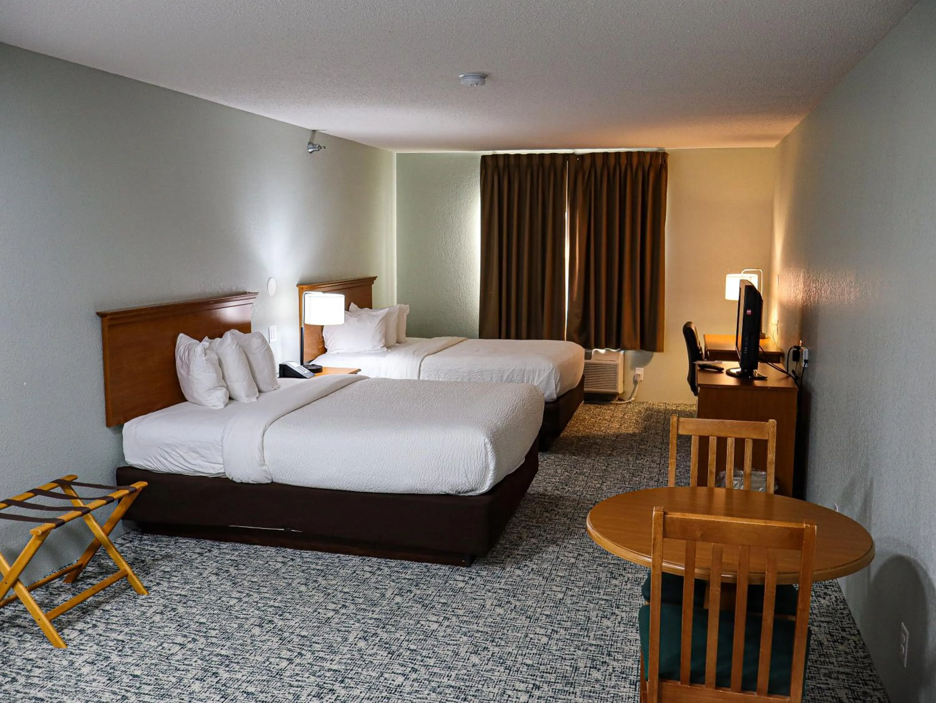Bed in Travelodge by Wyndham Rapid City - Black Hills