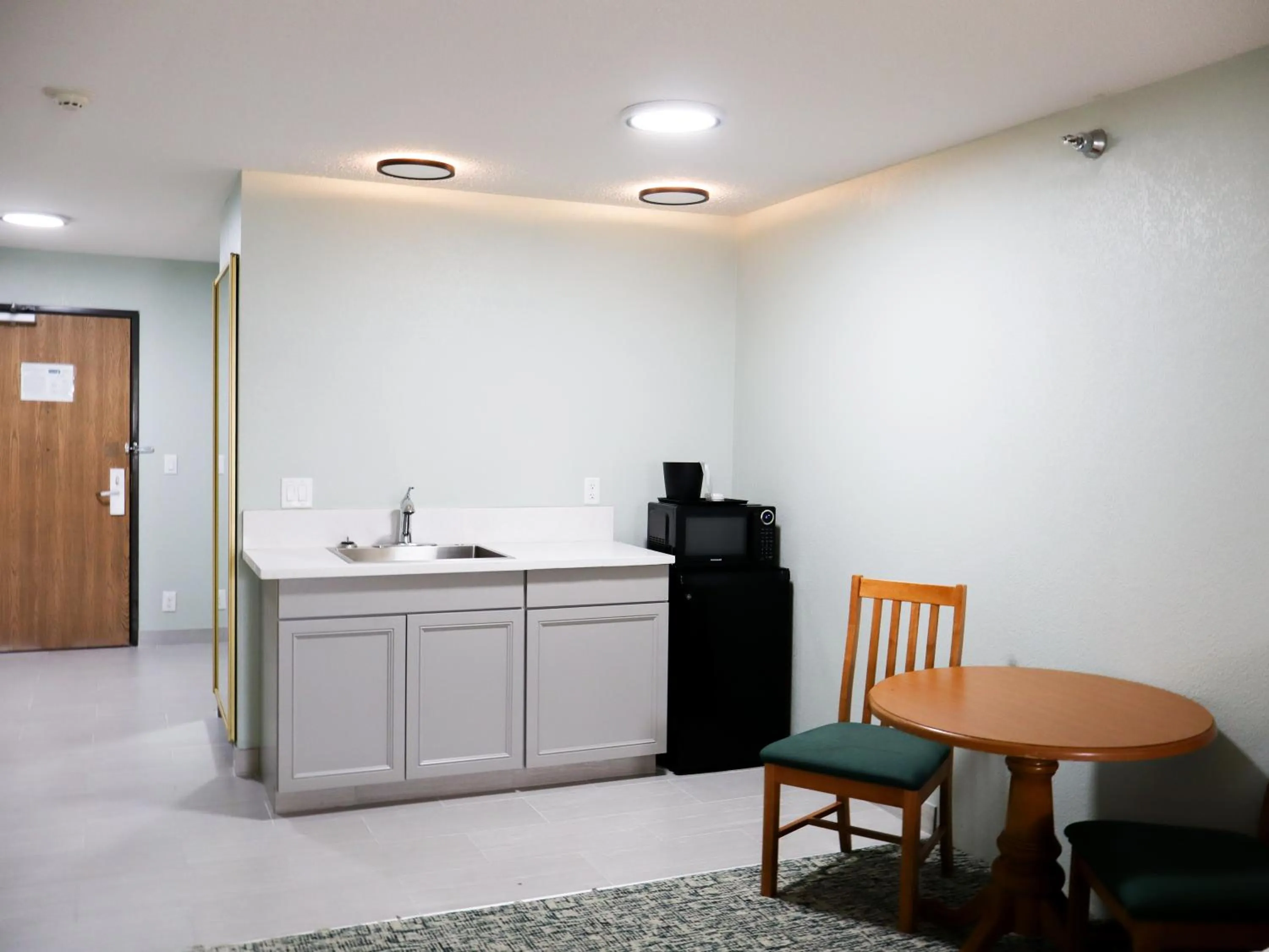 Travelodge by Wyndham Rapid City - Black Hills