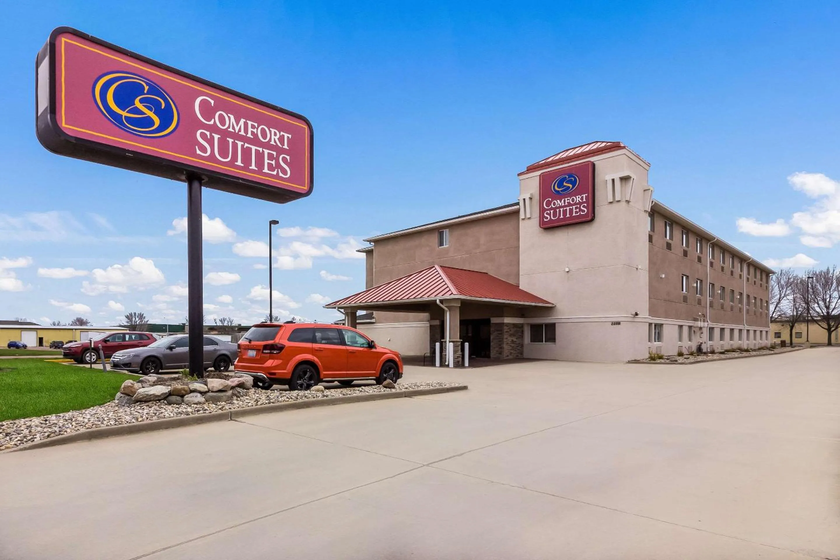 Property building in Comfort Suites Sioux Falls Mall District