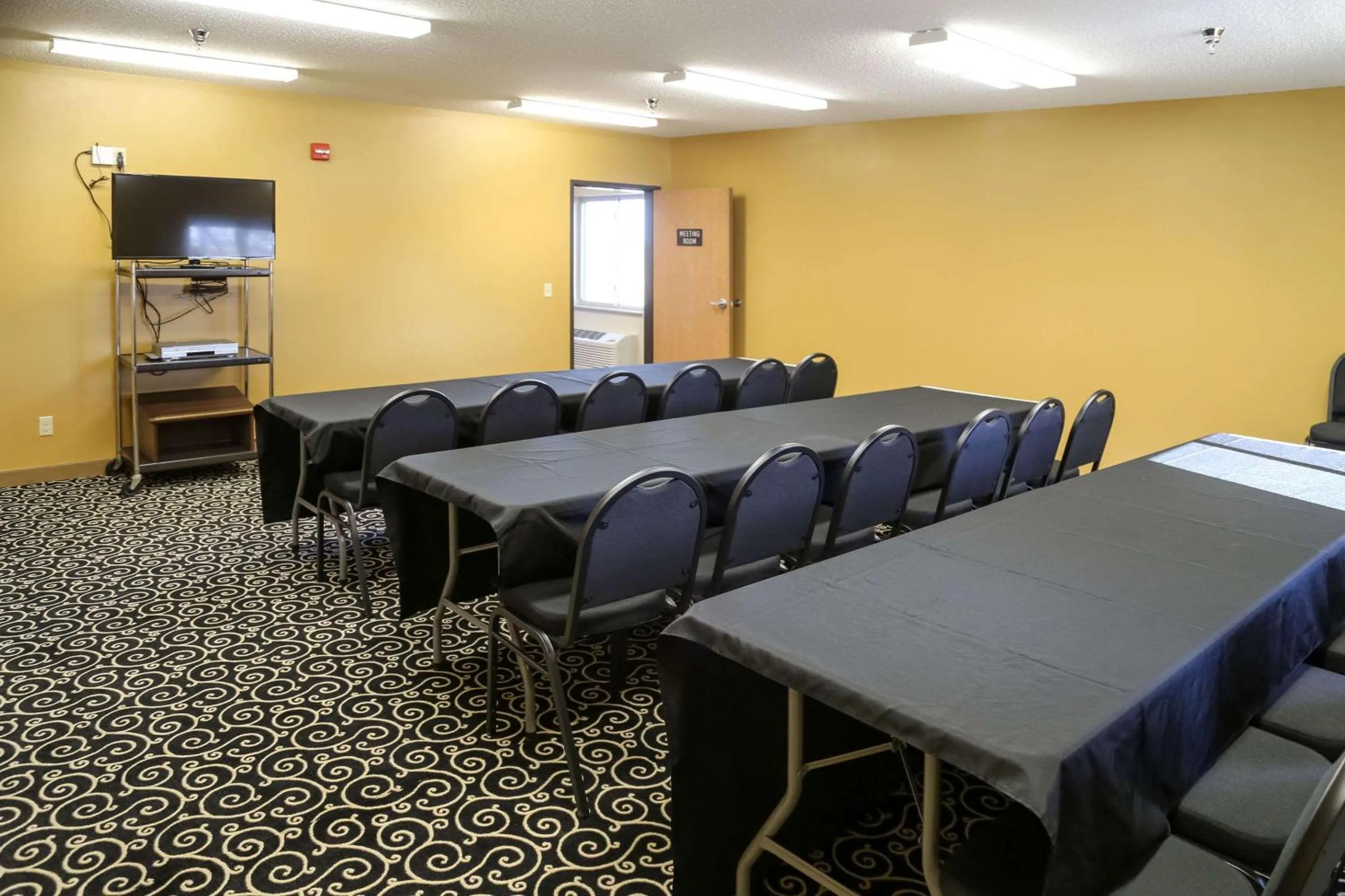 Meeting/conference room in Quality Inn & Suites Watertown near Prairie Lakes Ice Arena