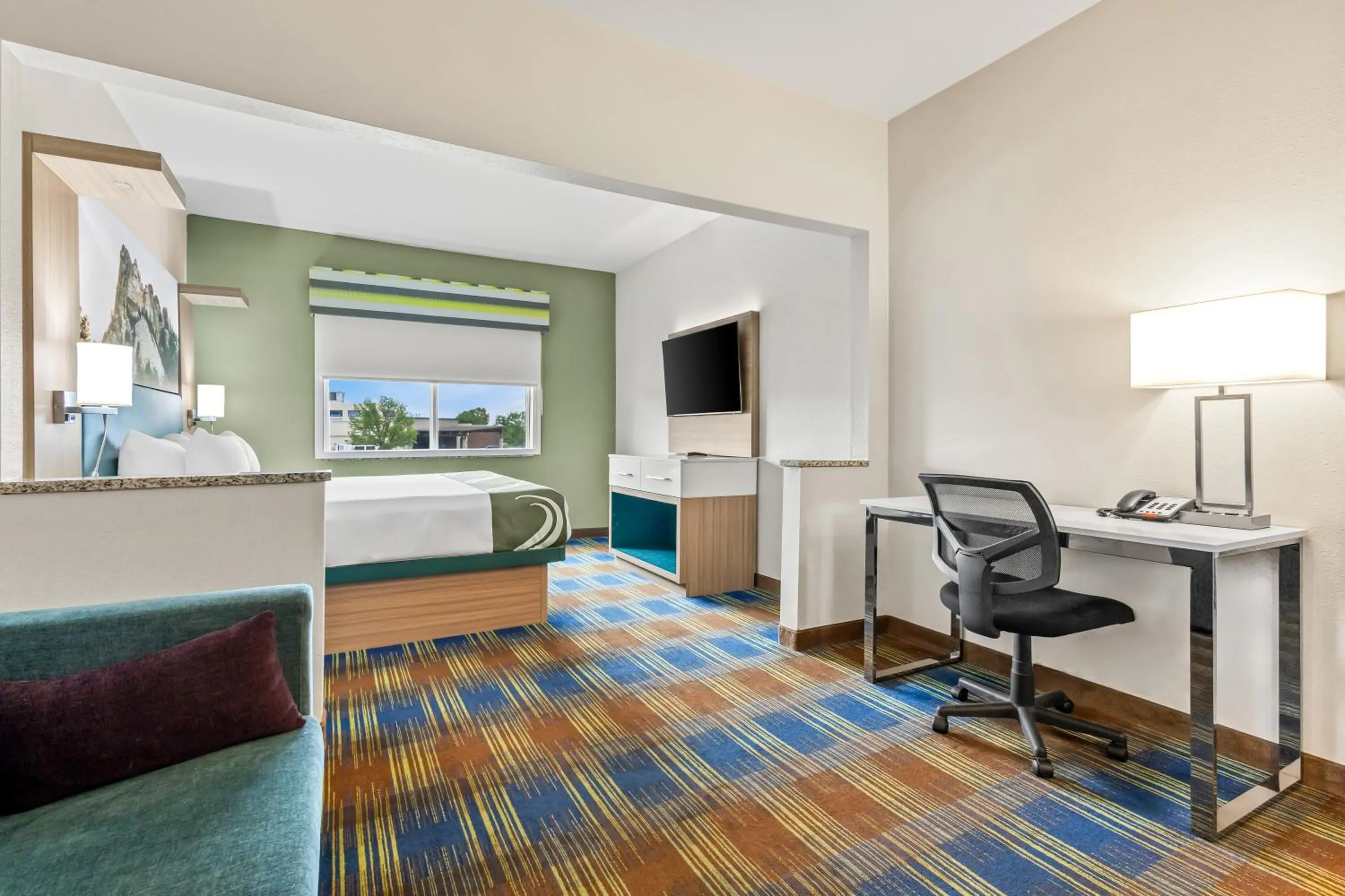 Photo of the whole room, Bed in Quality Inn Brookings-University