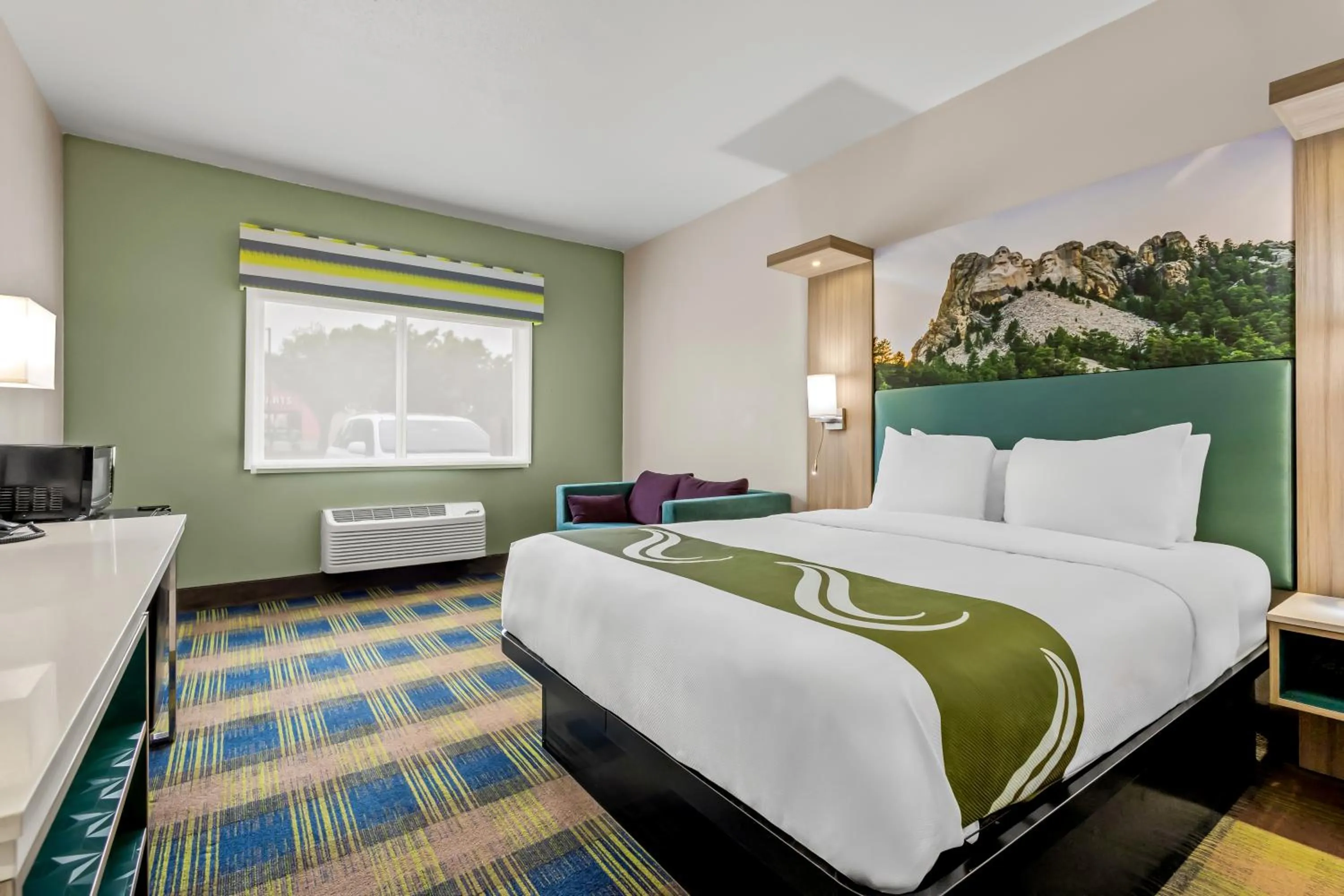 Photo of the whole room, Bed in Quality Inn Brookings-University