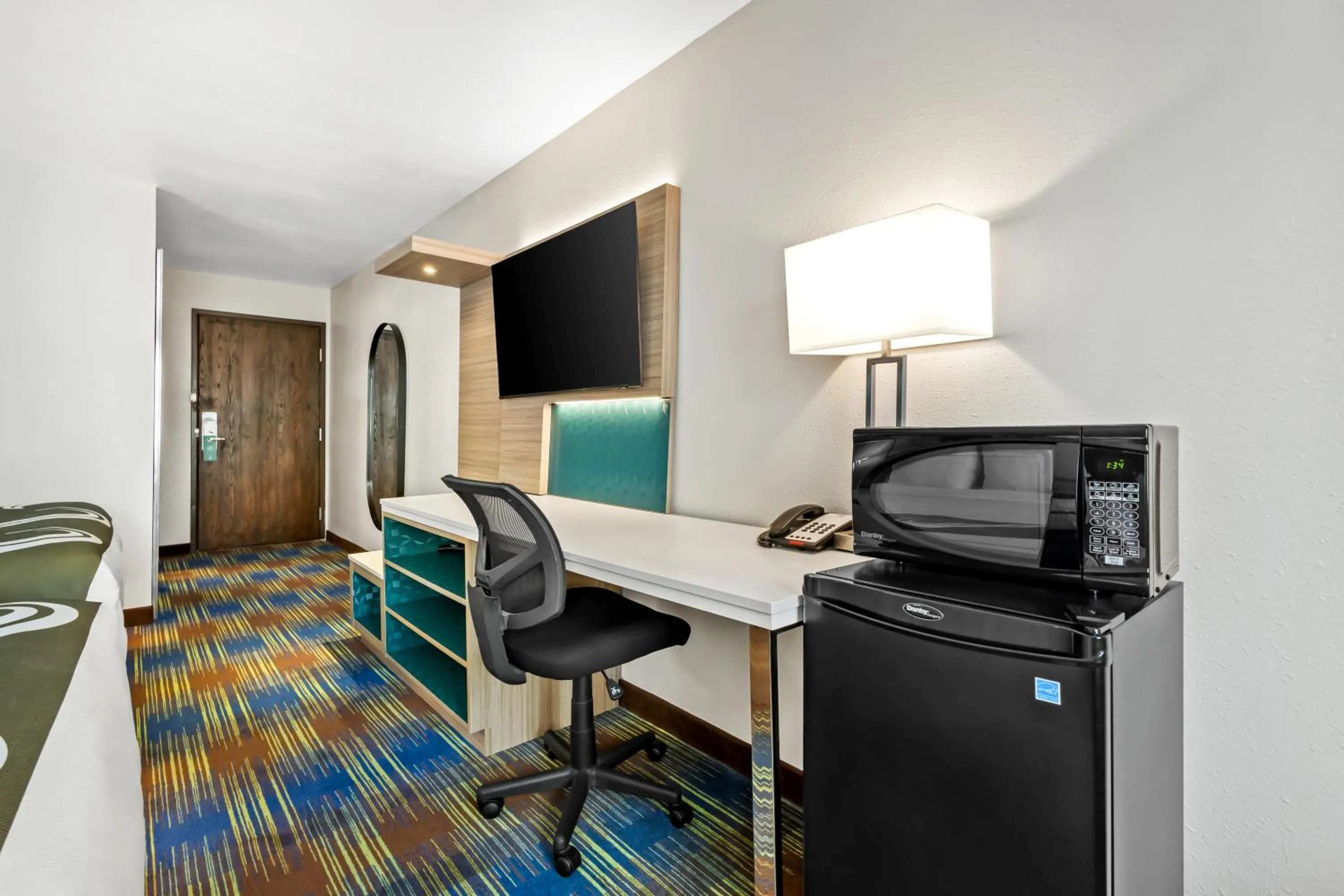 TV and multimedia in Quality Inn Brookings-University