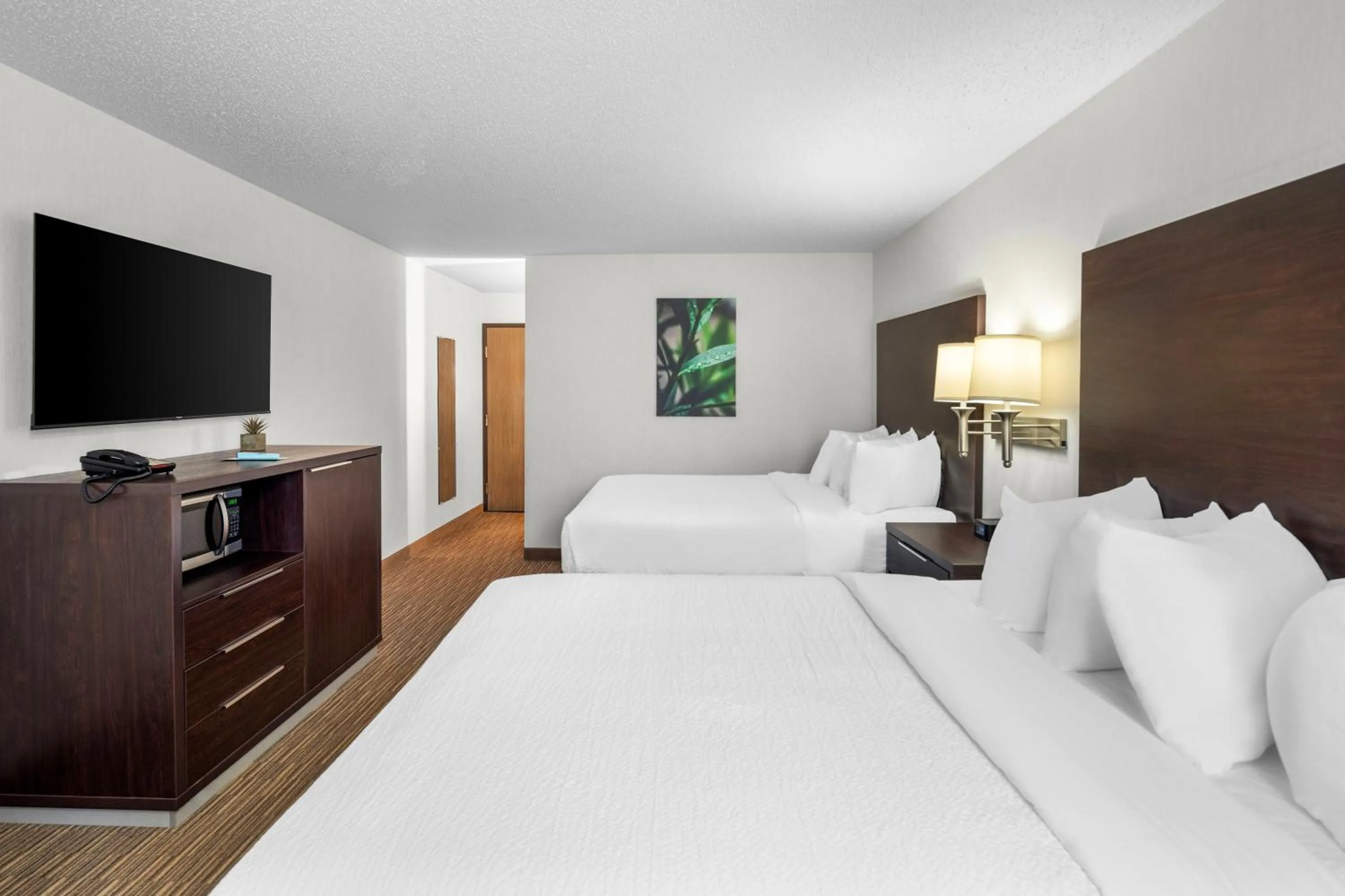 Bedroom, Bed in EverSpring Inn & Suites