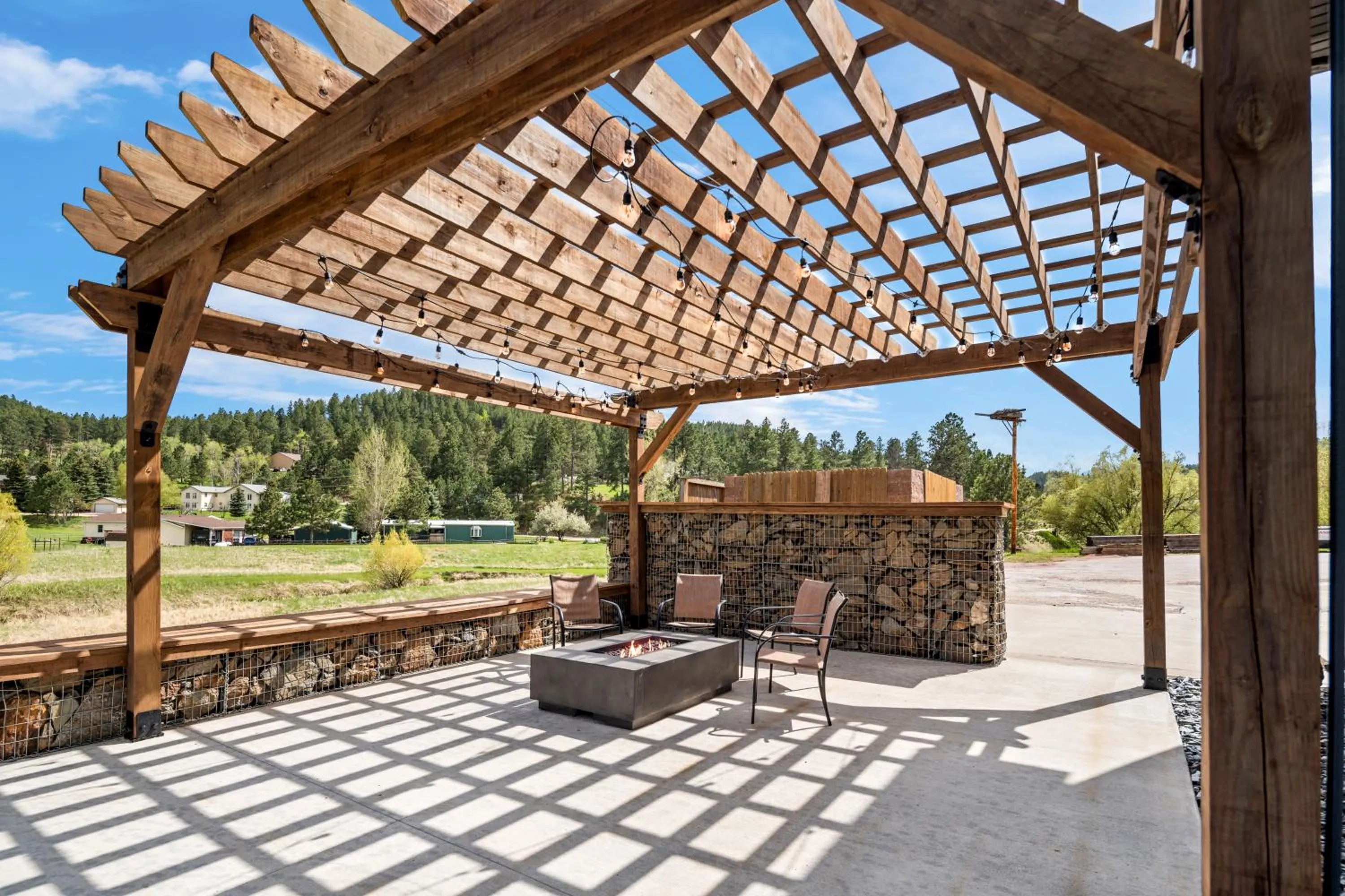 Patio in EverSpring Inn & Suites