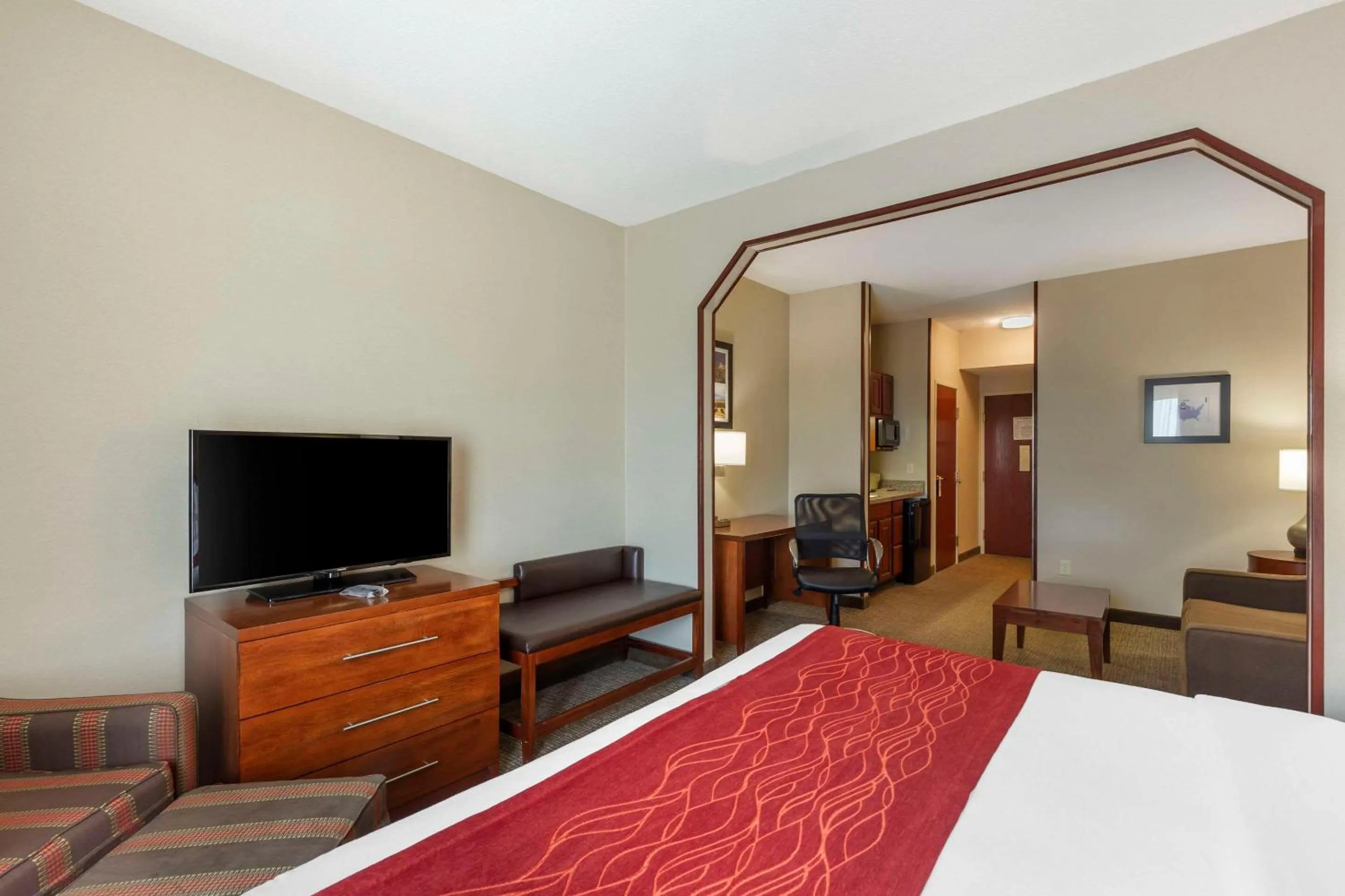 Bedroom, Bed in Comfort Inn & Suites Rapid City South - Mt Rushmore Gateway
