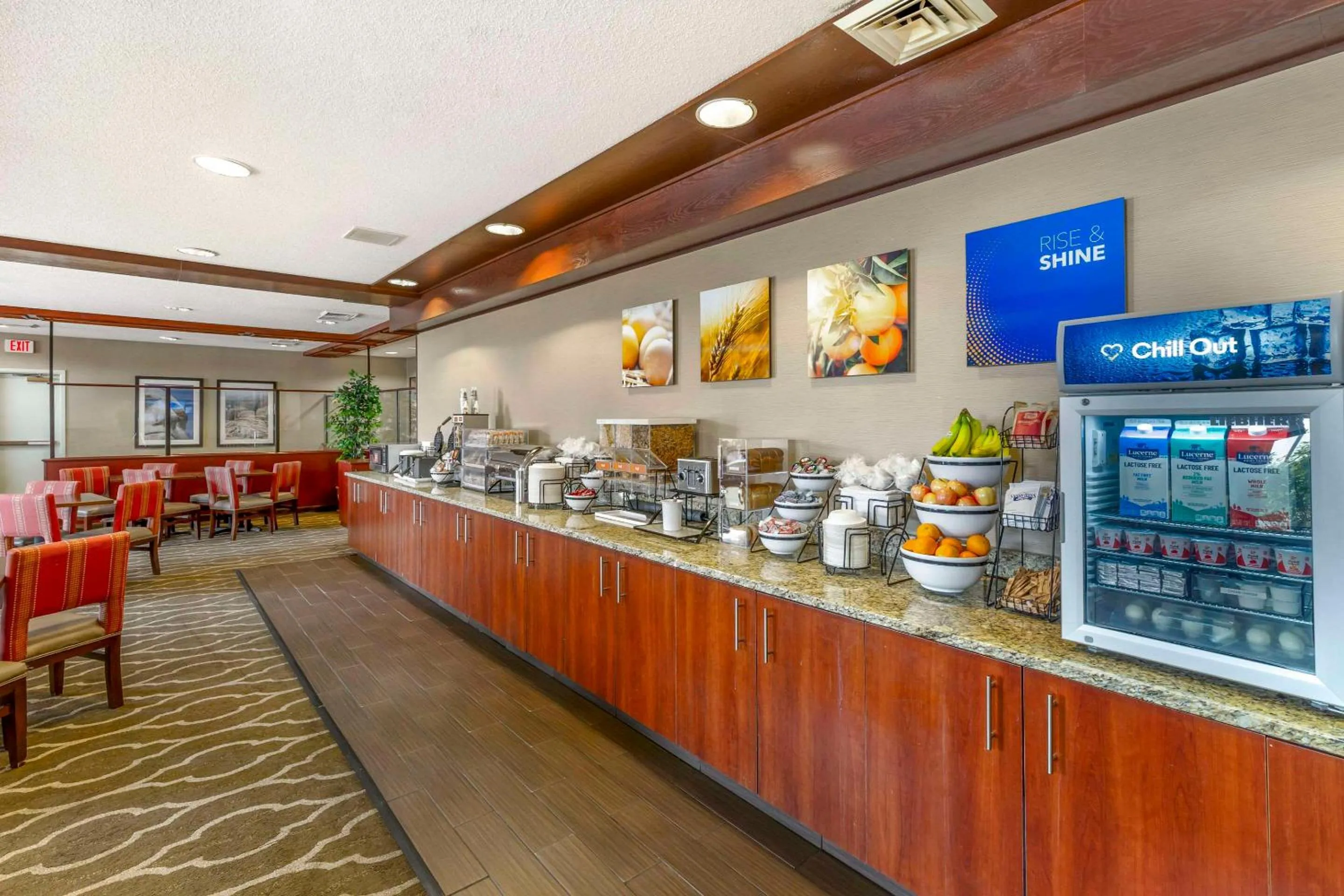 Breakfast in Comfort Inn & Suites Rapid City South - Mt Rushmore Gateway