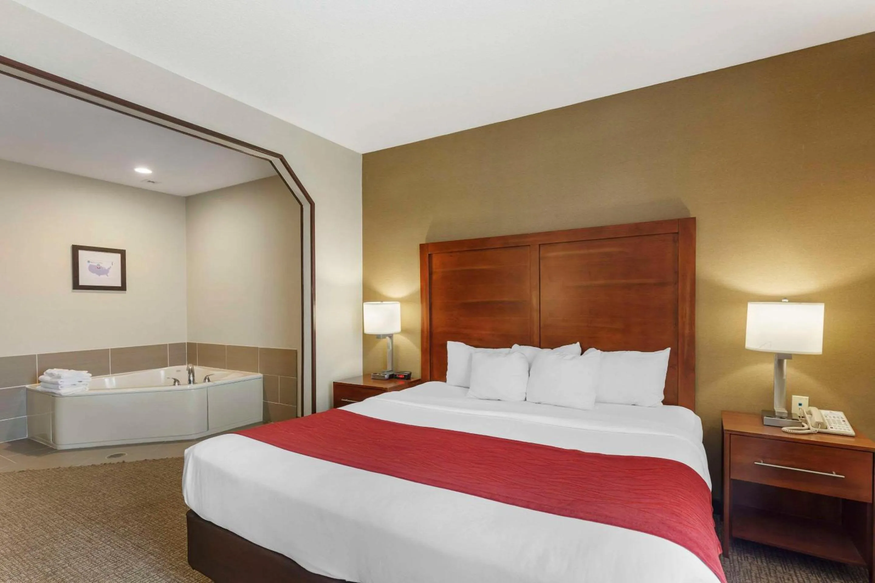 Bedroom, Bed in Comfort Inn & Suites Rapid City South - Mt Rushmore Gateway