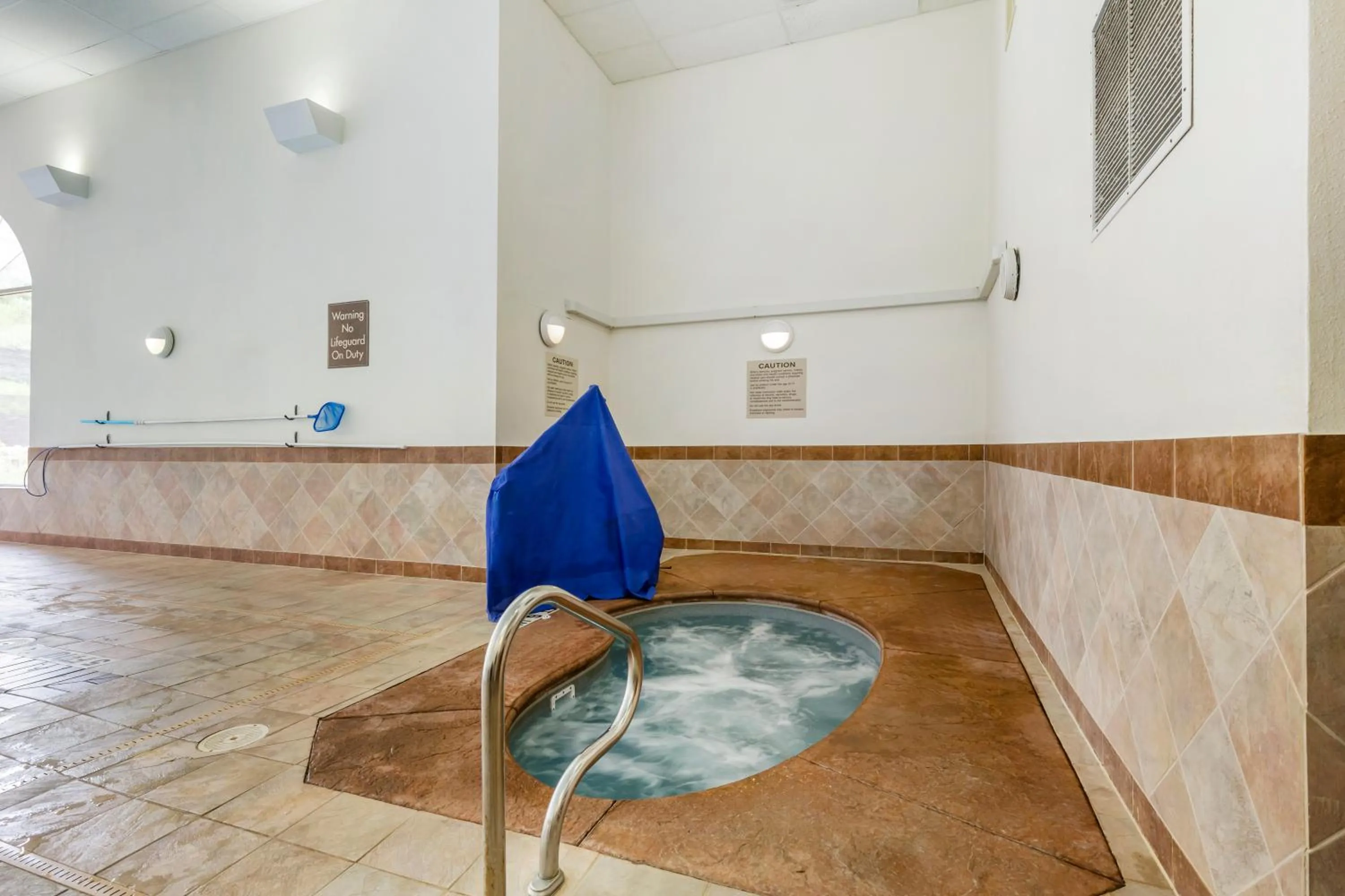 Hot Tub in Comfort Inn & Suites Rapid City South - Mt Rushmore Gateway