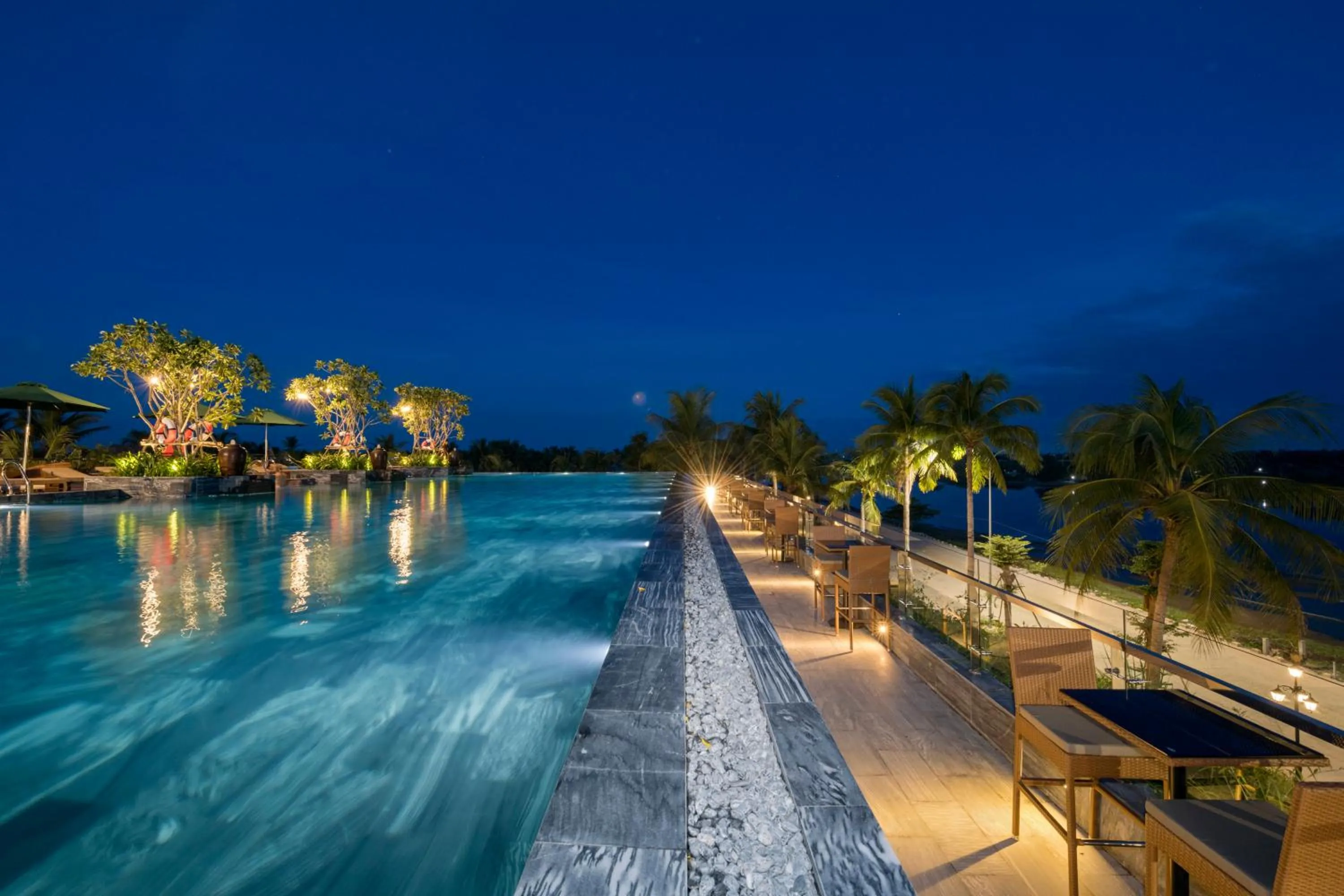 Night in CocoLand Thu Xa Ancient Town Resort