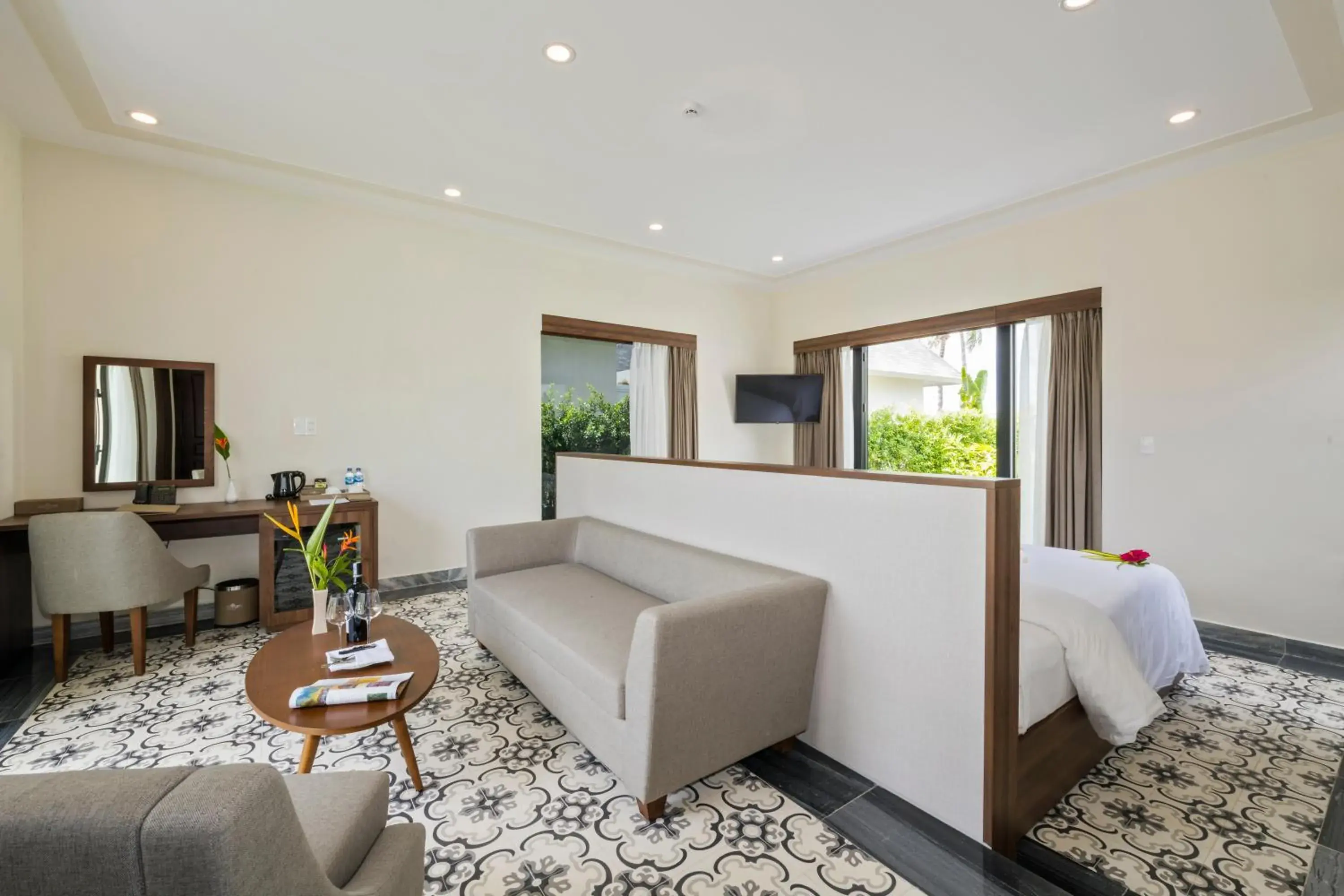 Luxury Lake View Villa Twins in CocoLand Thu Xa Ancient Town Resort Luxury Lake View Villa Twins in CocoLand Thu Xa Ancient Town Resort