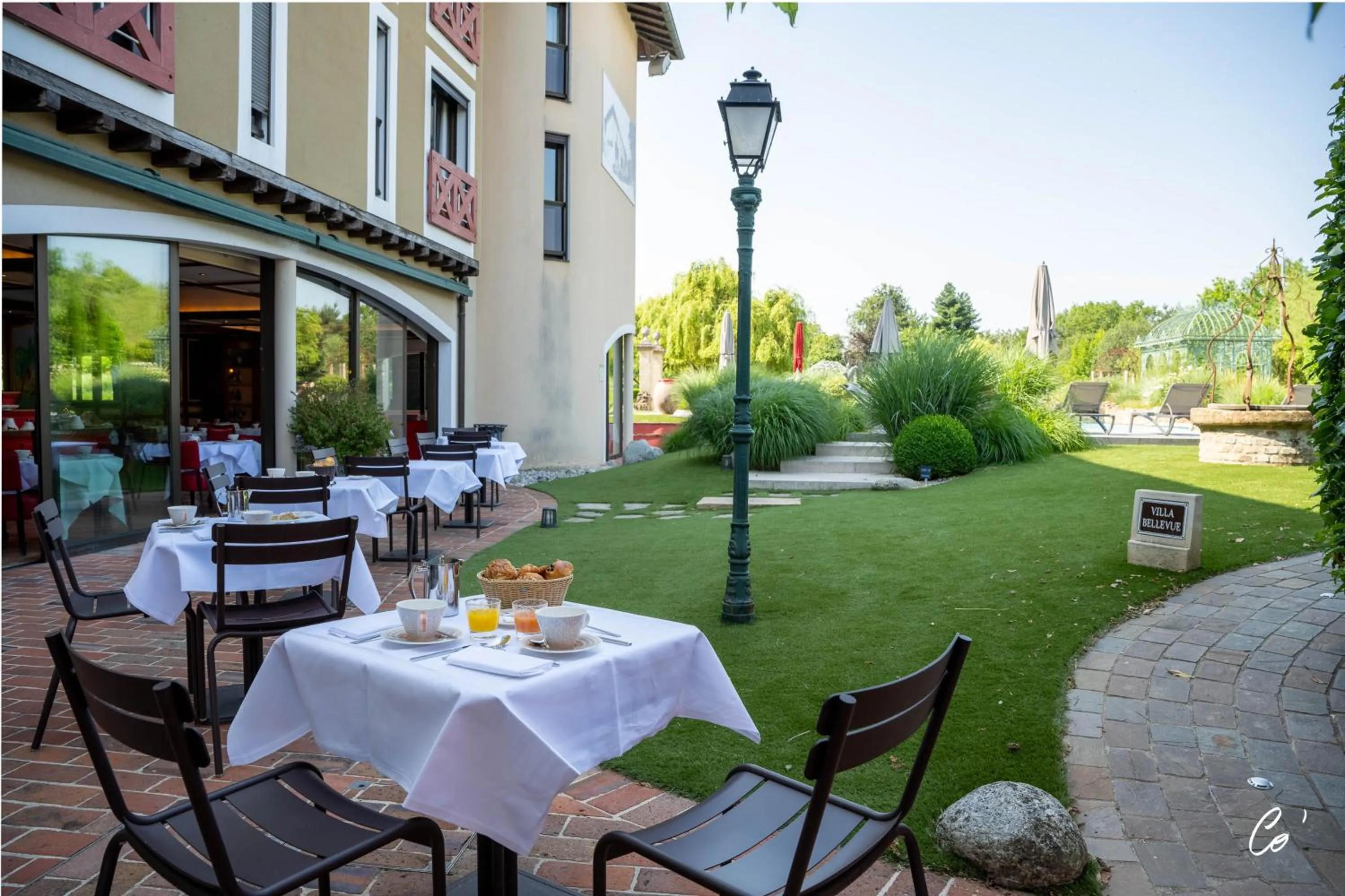 Breakfast in Georges Blanc Parc & Spa