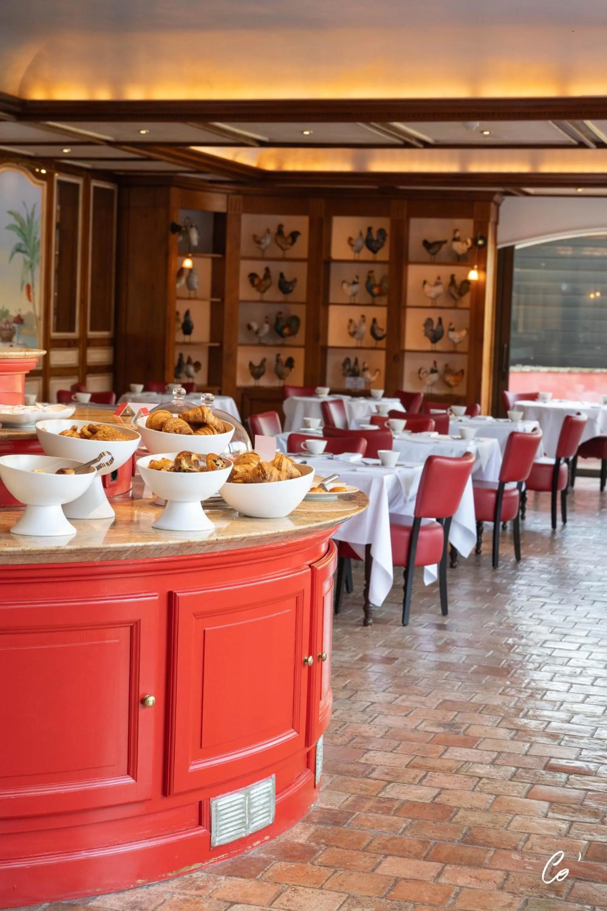 Buffet breakfast in Georges Blanc Parc & Spa