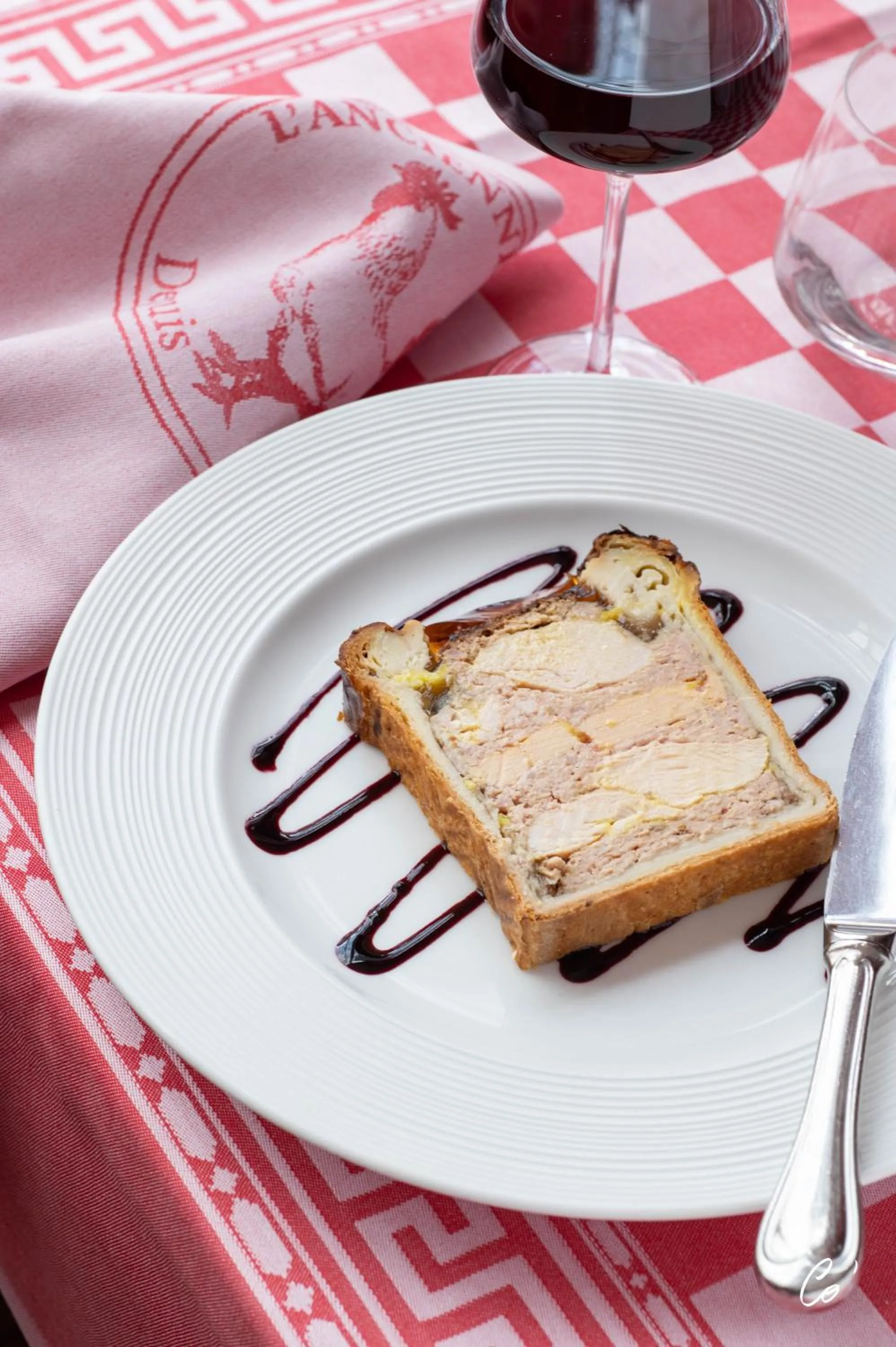 Restaurant/places to eat in Georges Blanc Parc & Spa