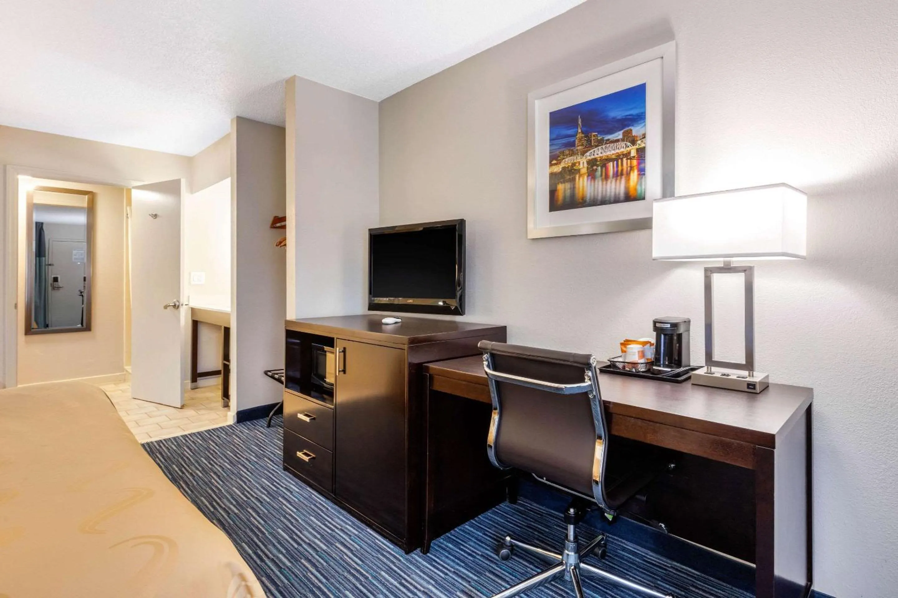 Photo of the whole room in Quality Inn