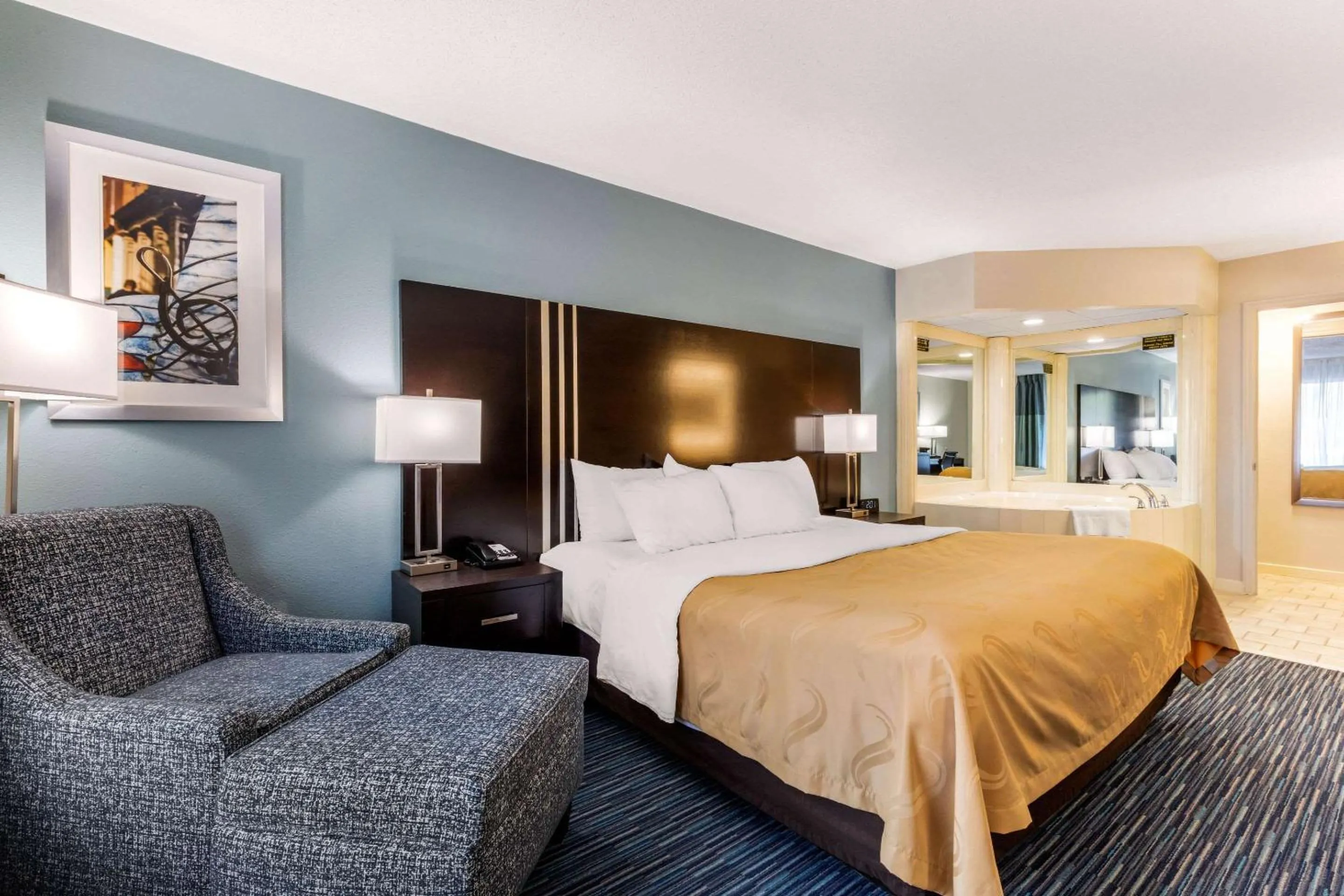 Photo of the whole room, Bed in Quality Inn