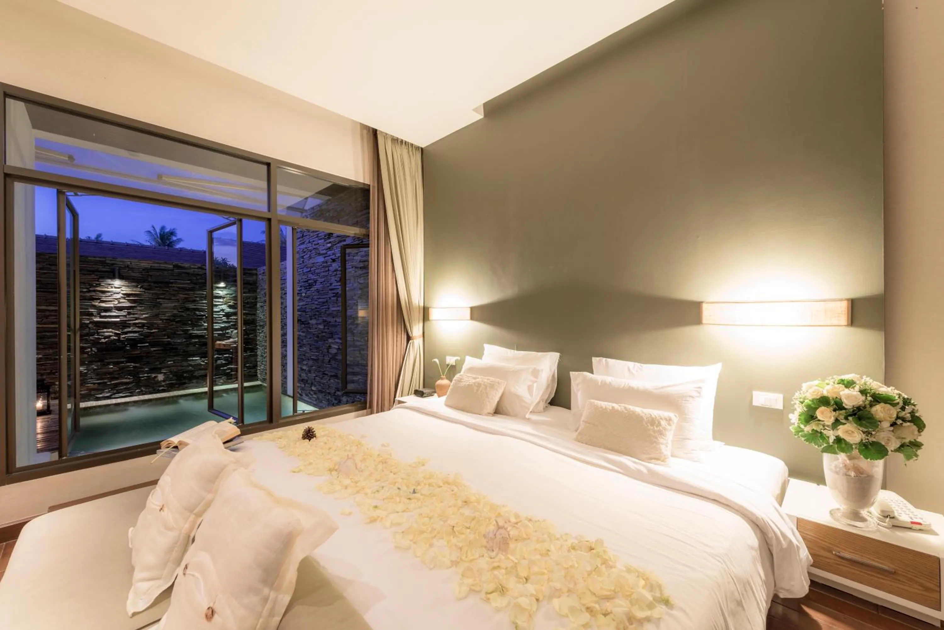 Bed in The Sea Koh Samui Resort and Residences by Tolani