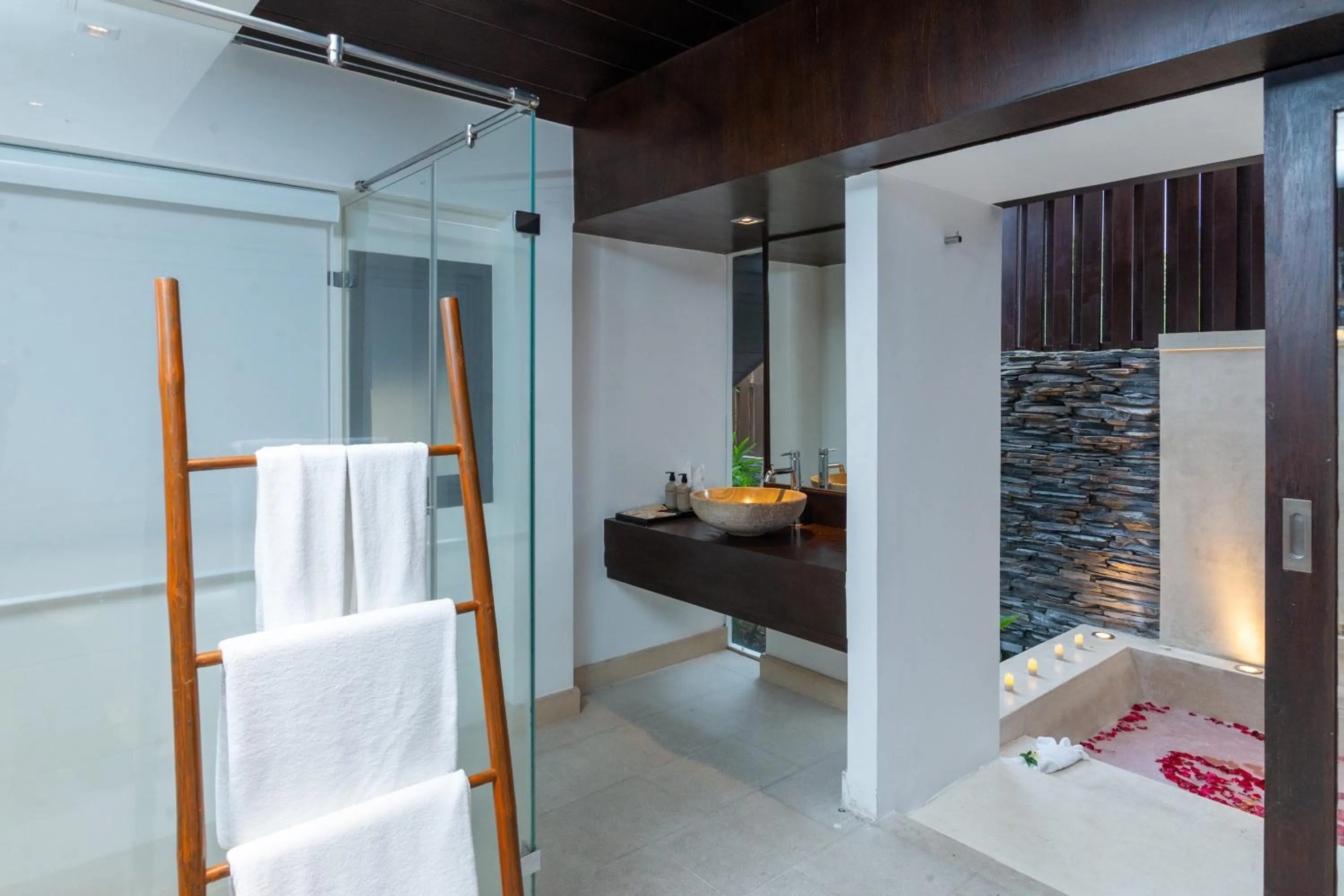 Bed in The Sea Koh Samui Resort and Residences by Tolani