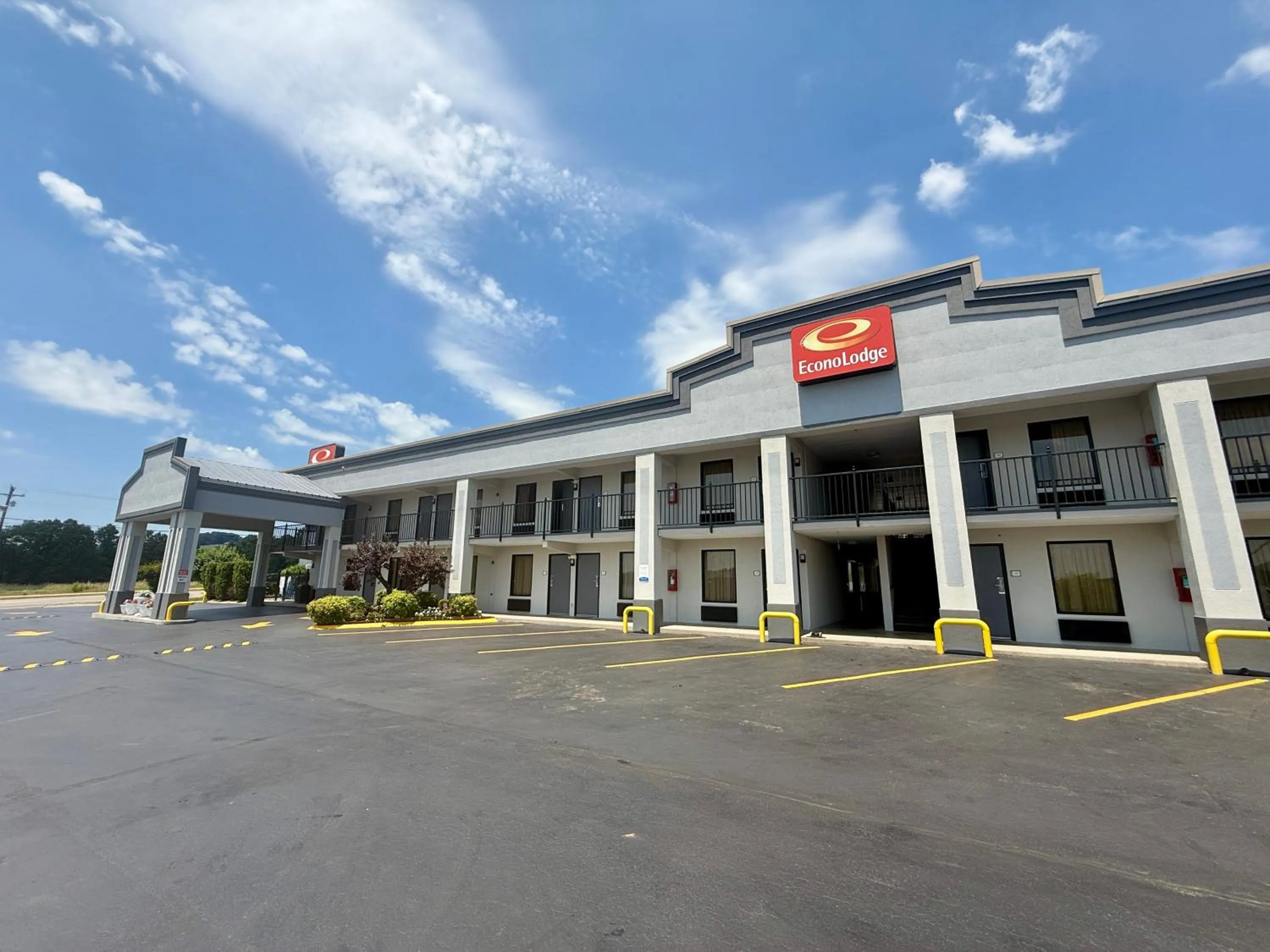 Property building in Econo Lodge