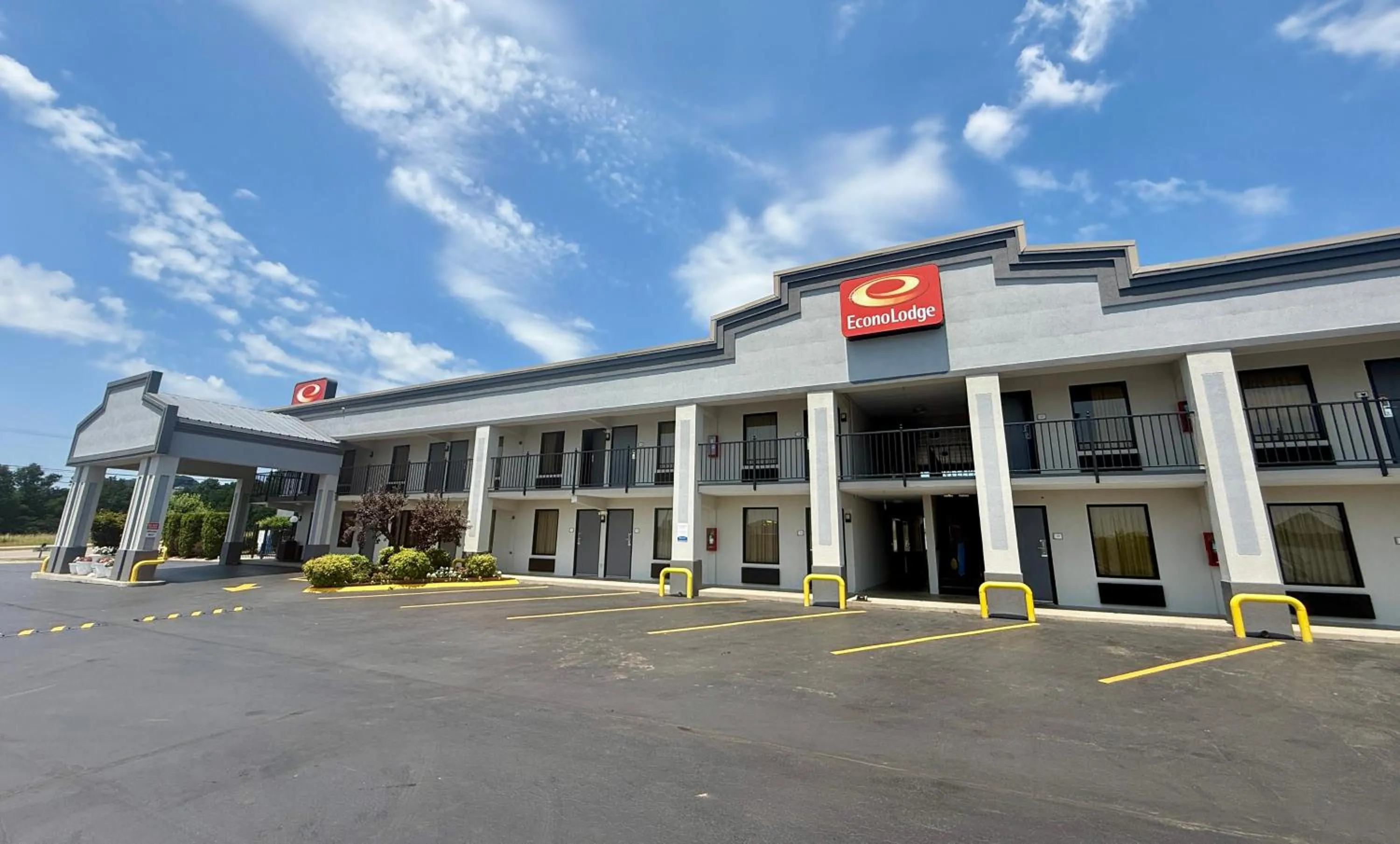 Property building in Econo Lodge