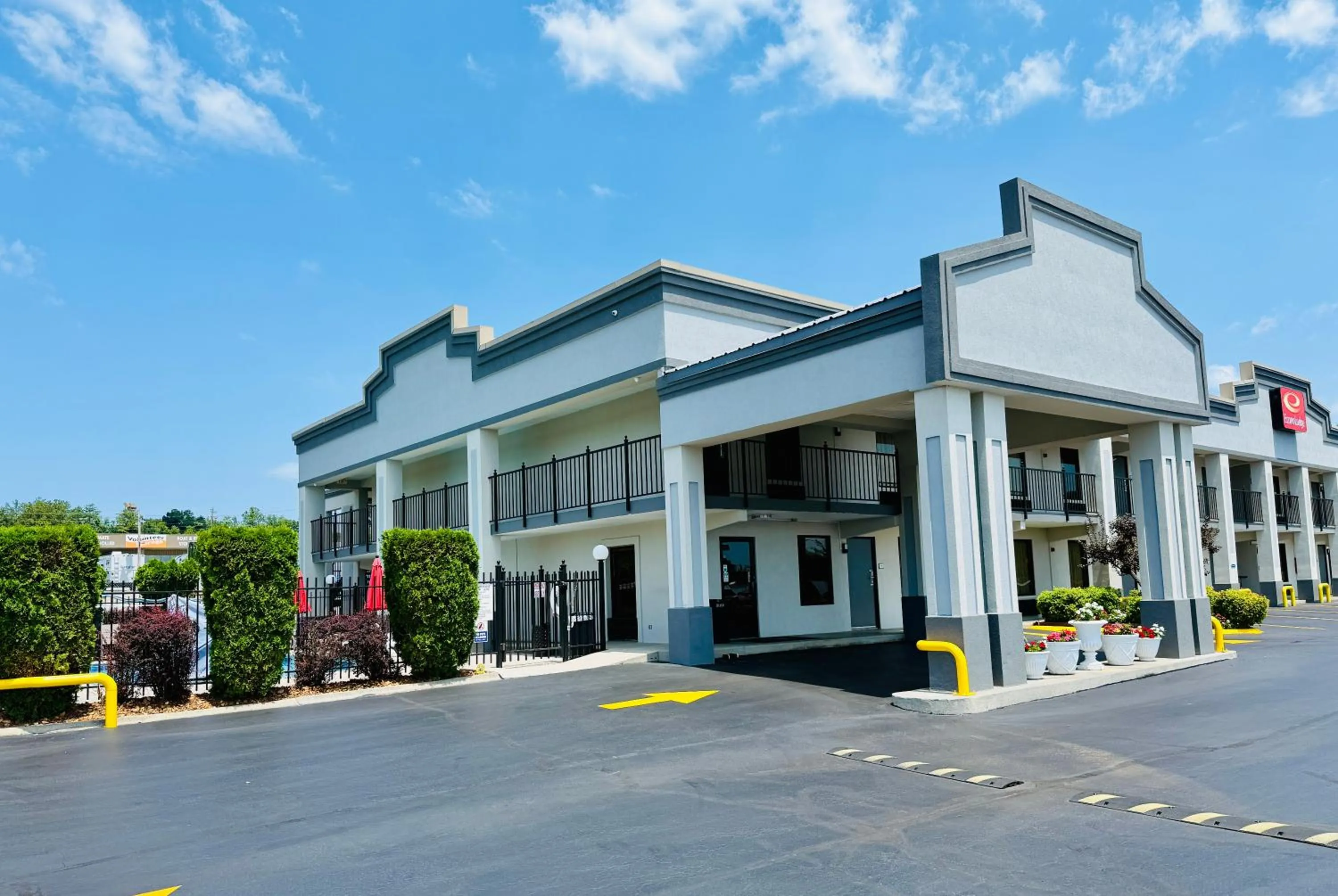 Property building in Econo Lodge