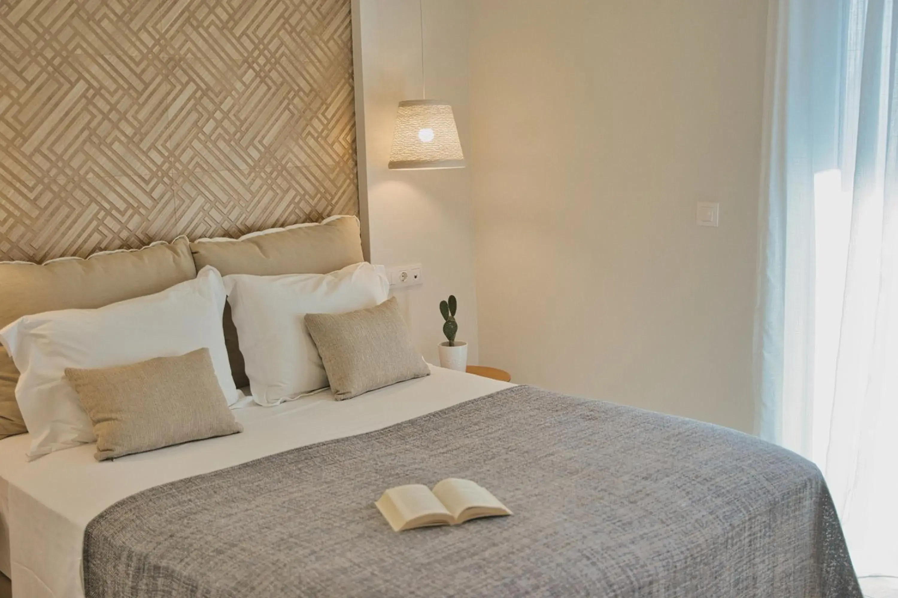 Suite with Garden View - single occupancy in Aeolia suites Suite with Garden View - single occupancy in Aeolia suites