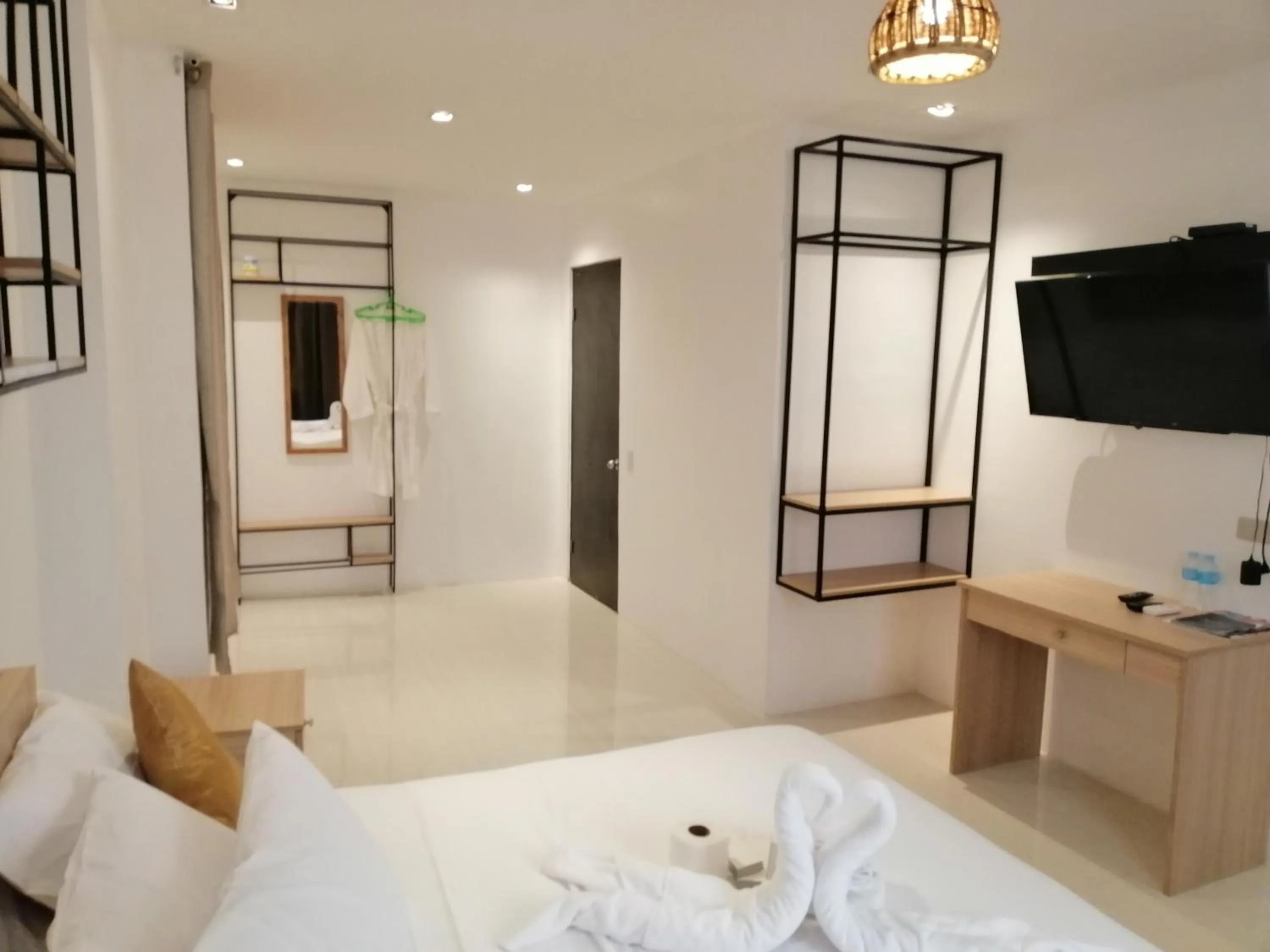 TV and multimedia, Bed in Hotel Rupert A Baler