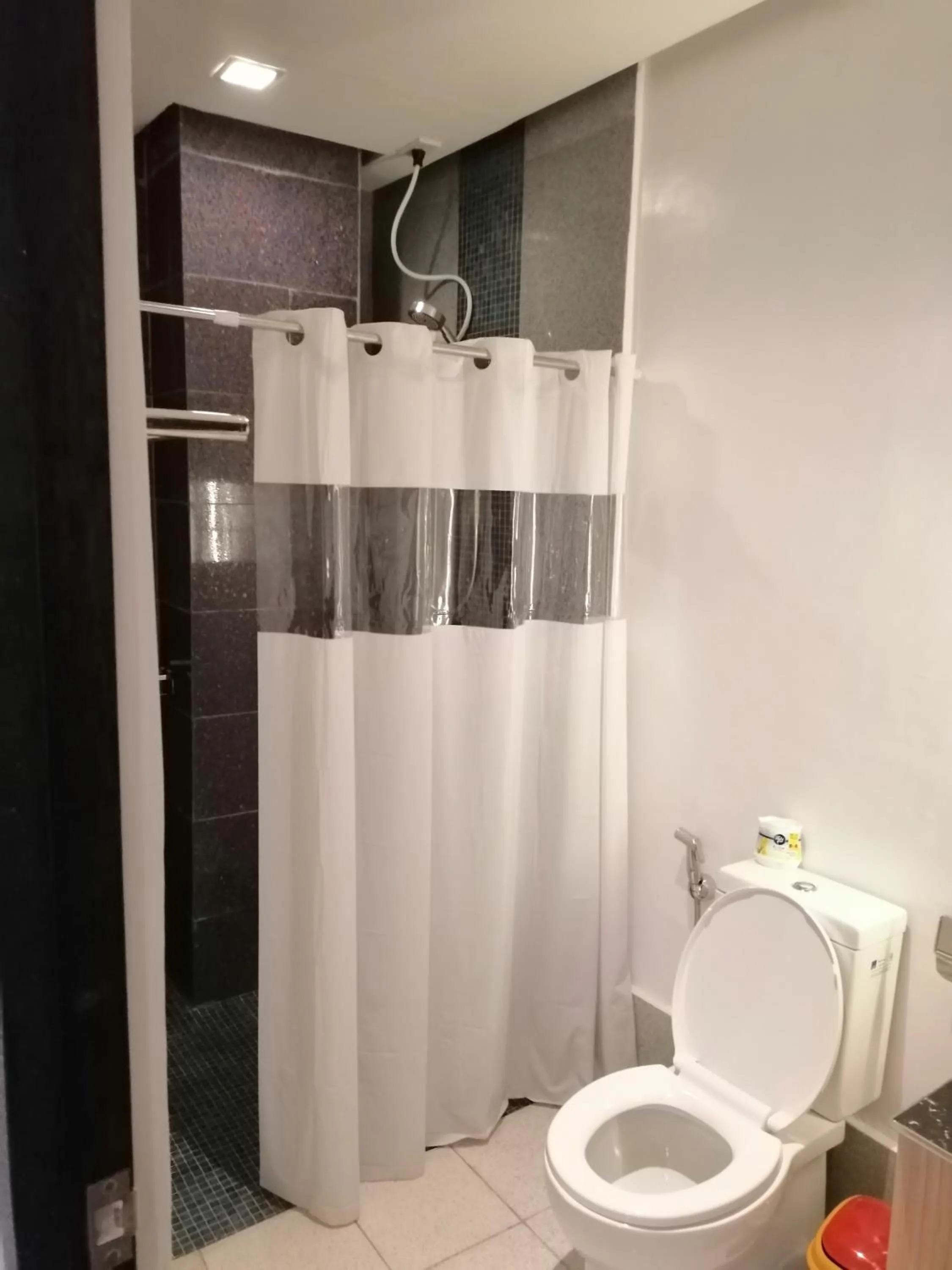 Shower in Hotel Rupert A Baler