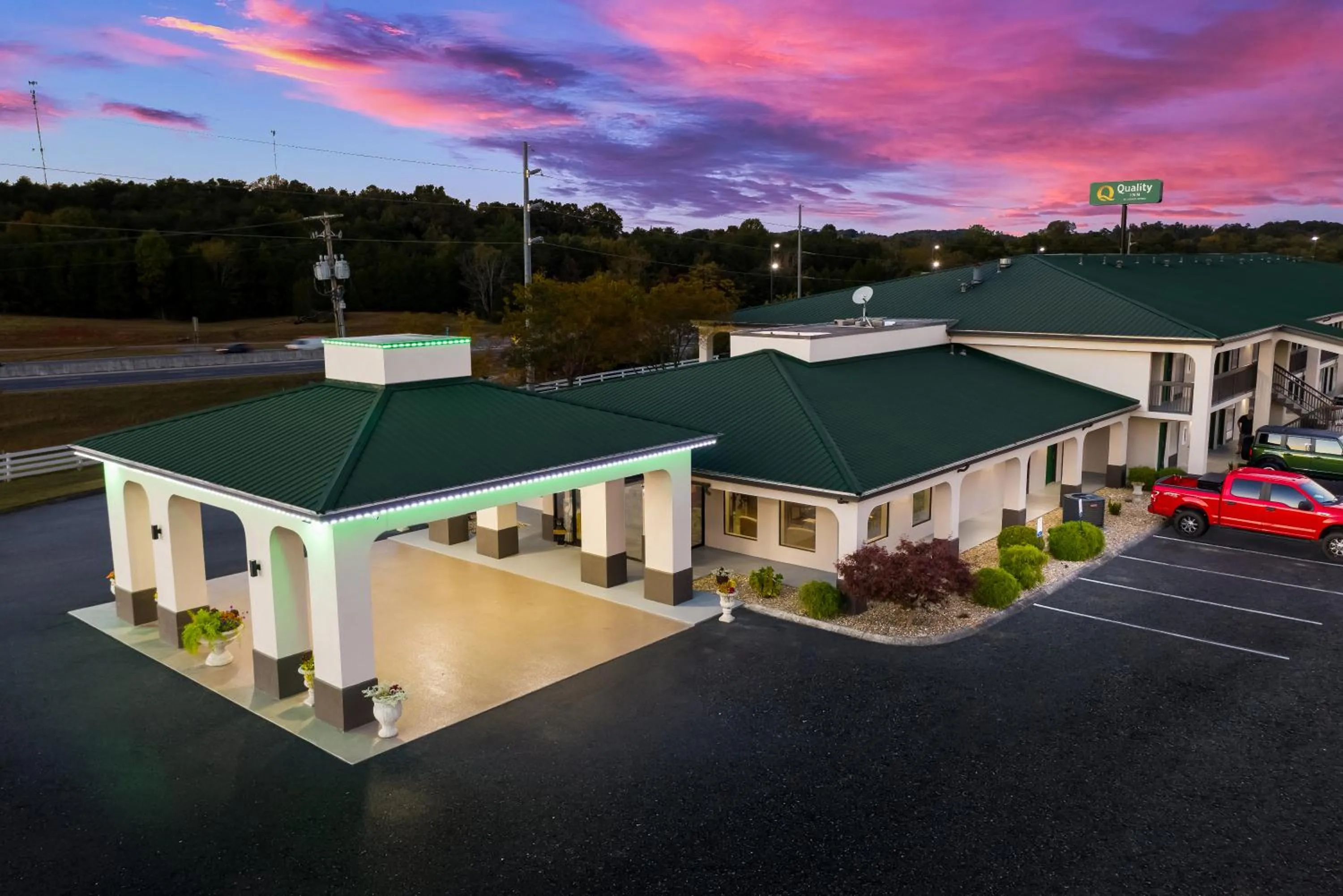 Property building in Quality Inn Dandridge