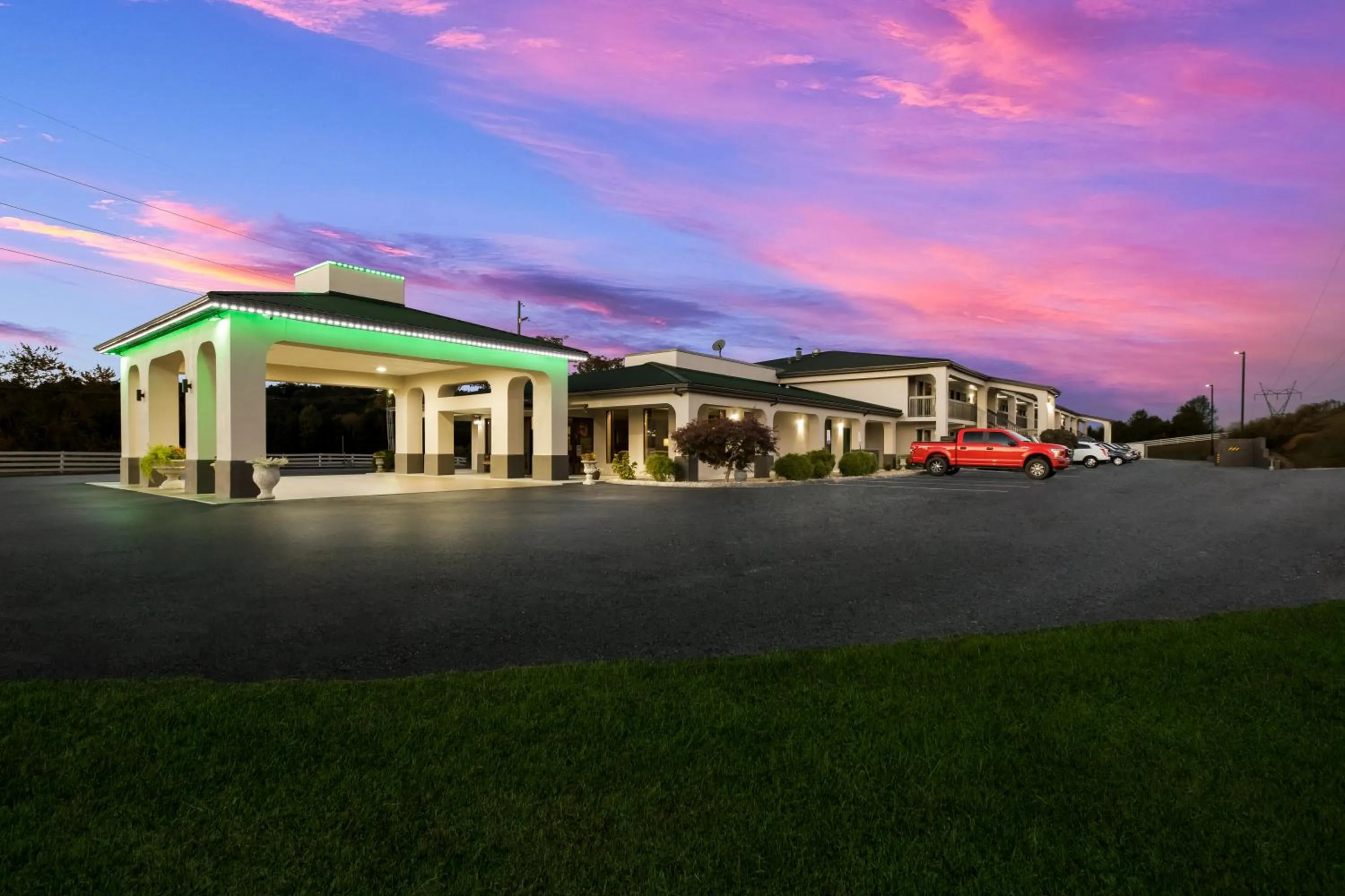 Property building in Quality Inn Dandridge